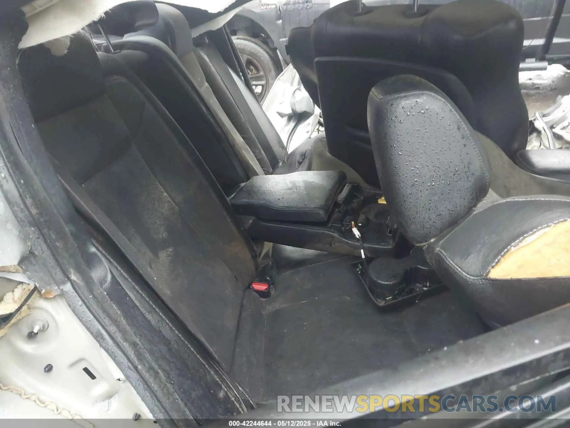 8 Photograph of a damaged car 2C3CDXGJ1KH662729 DODGE CHARGER 2019