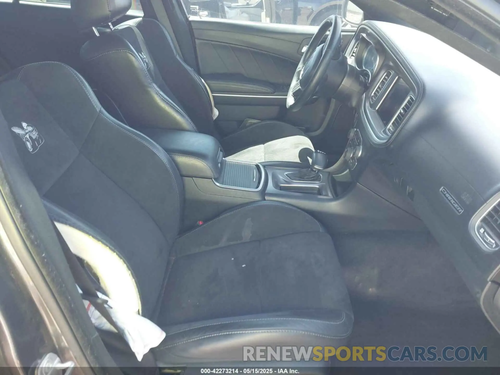 4 Photograph of a damaged car 2C3CDXGJ2KH519711 DODGE CHARGER 2019