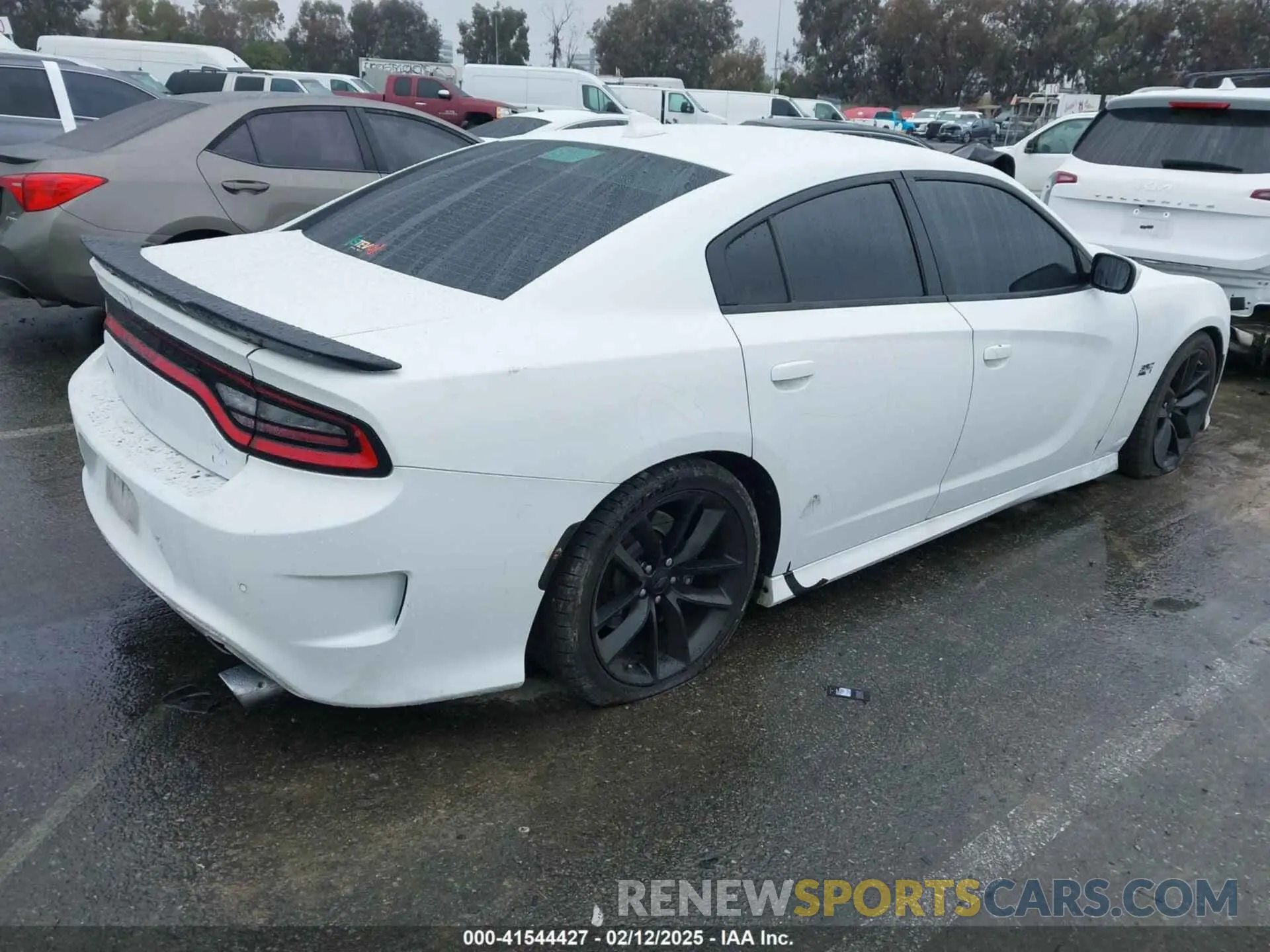 4 Photograph of a damaged car 2C3CDXGJ3KH511083 DODGE CHARGER 2019