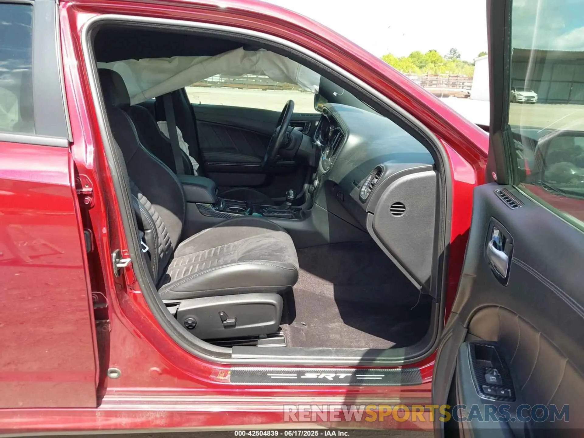 5 Photograph of a damaged car 2C3CDXGJ3KH520334 DODGE CHARGER 2019
