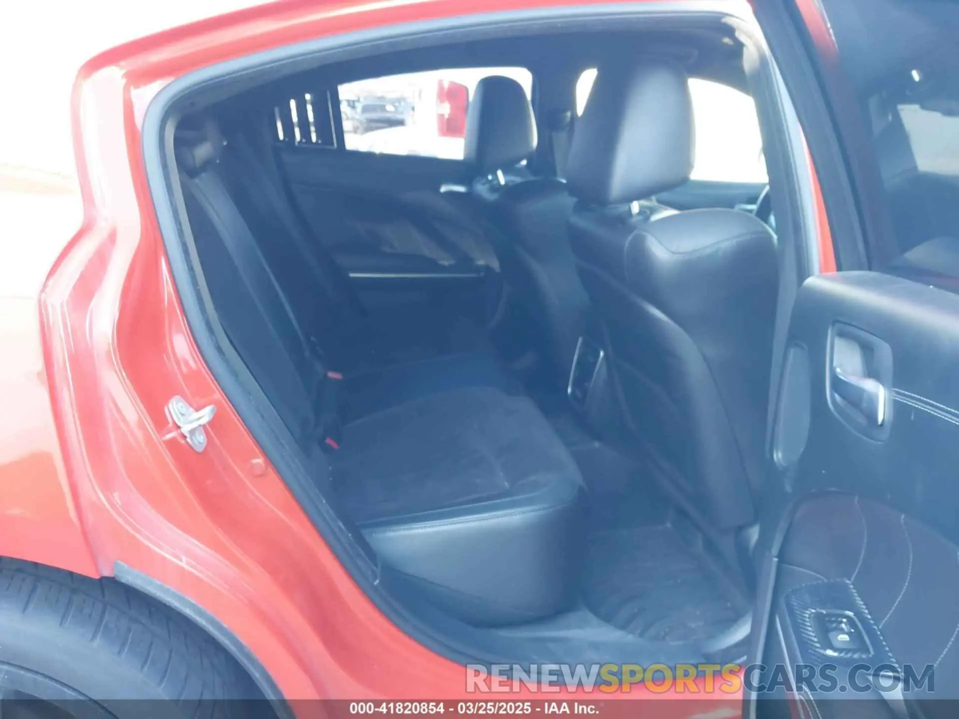 8 Photograph of a damaged car 2C3CDXGJ3KH530569 DODGE CHARGER 2019