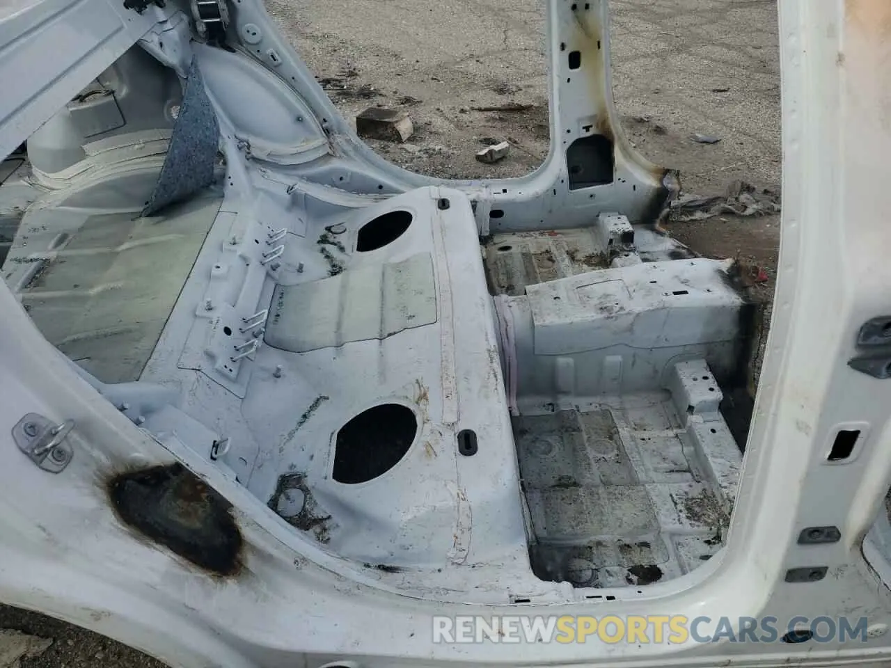 11 Photograph of a damaged car 2C3CDXGJ3KH576645 DODGE CHARGER 2019