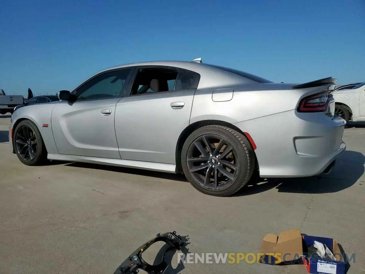 2 Photograph of a damaged car 2C3CDXGJ3KH736765 DODGE CHARGER 2019