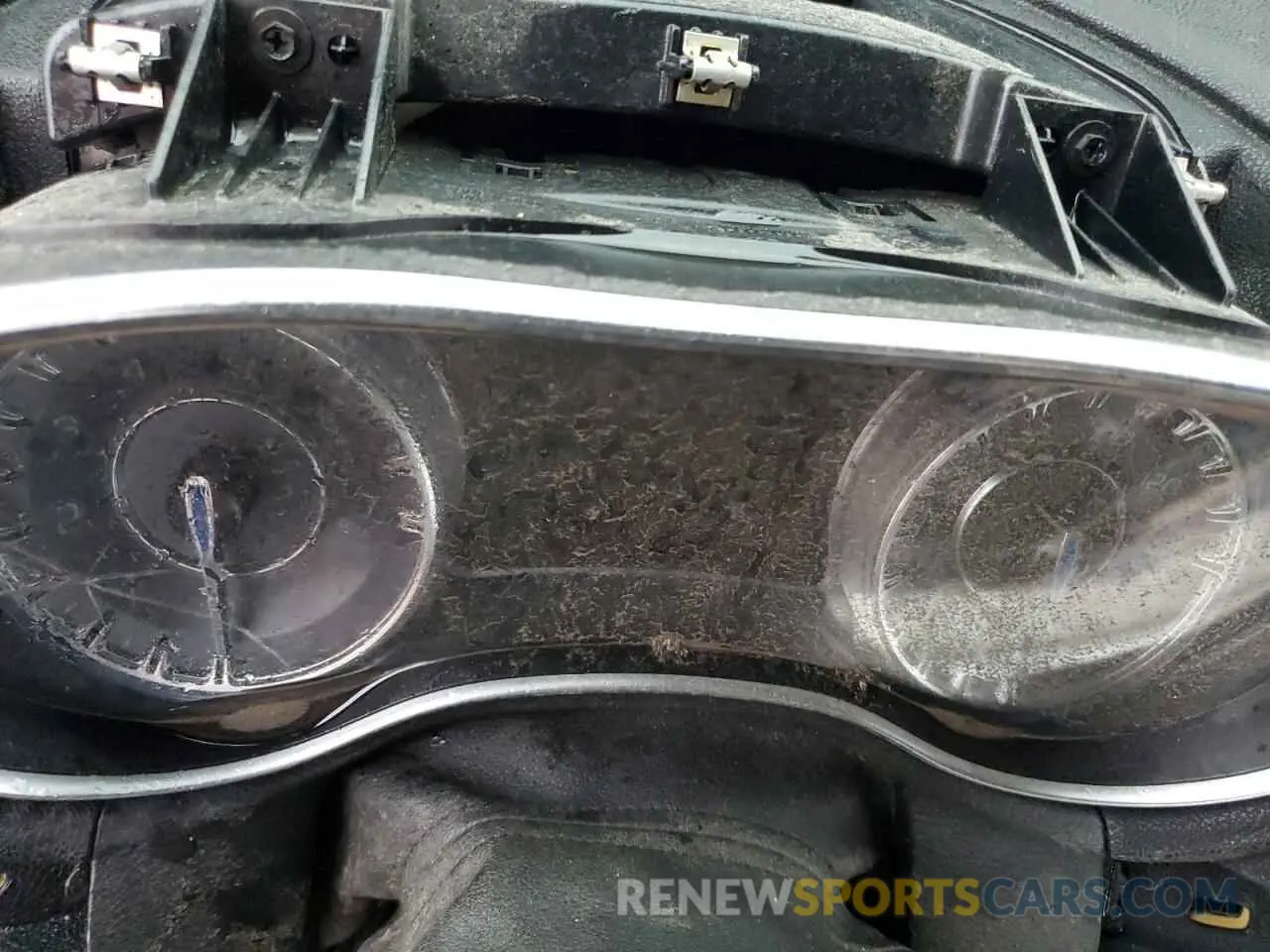 9 Photograph of a damaged car 2C3CDXGJ4KH562379 DODGE CHARGER 2019
