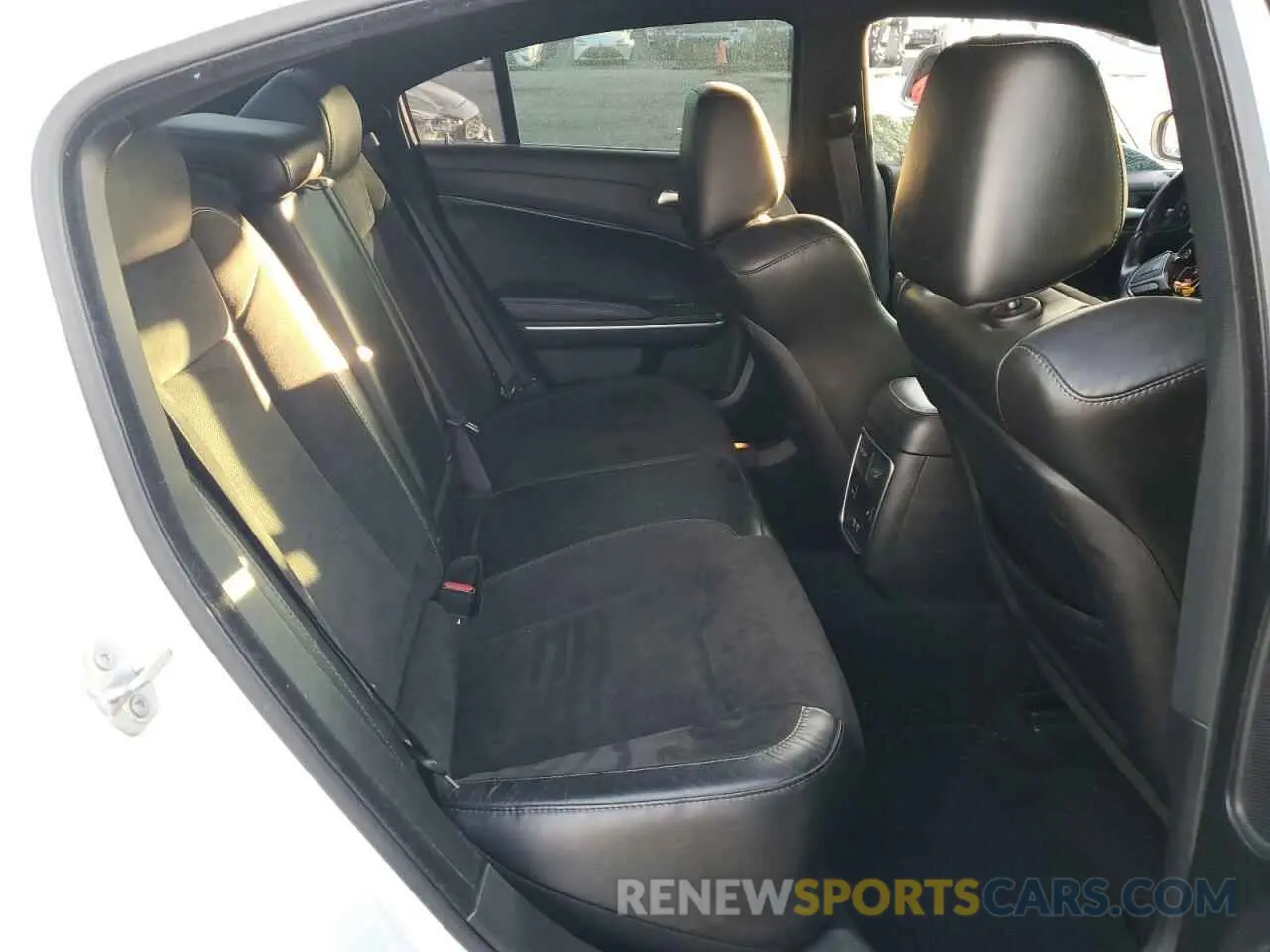 10 Photograph of a damaged car 2C3CDXGJ5KH647036 DODGE CHARGER 2019