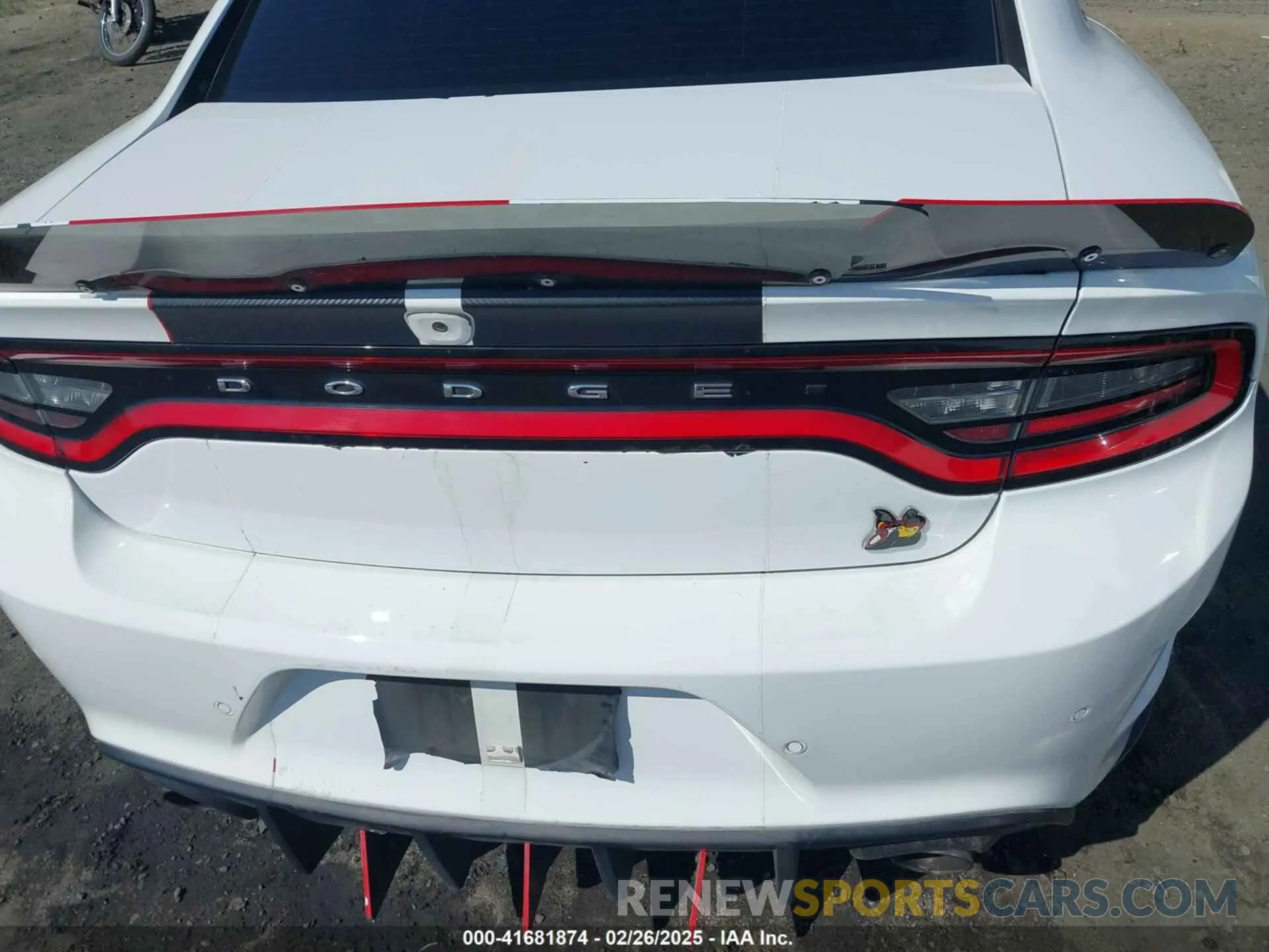 18 Photograph of a damaged car 2C3CDXGJ5Kh506208 DODGE CHARGER 2019
