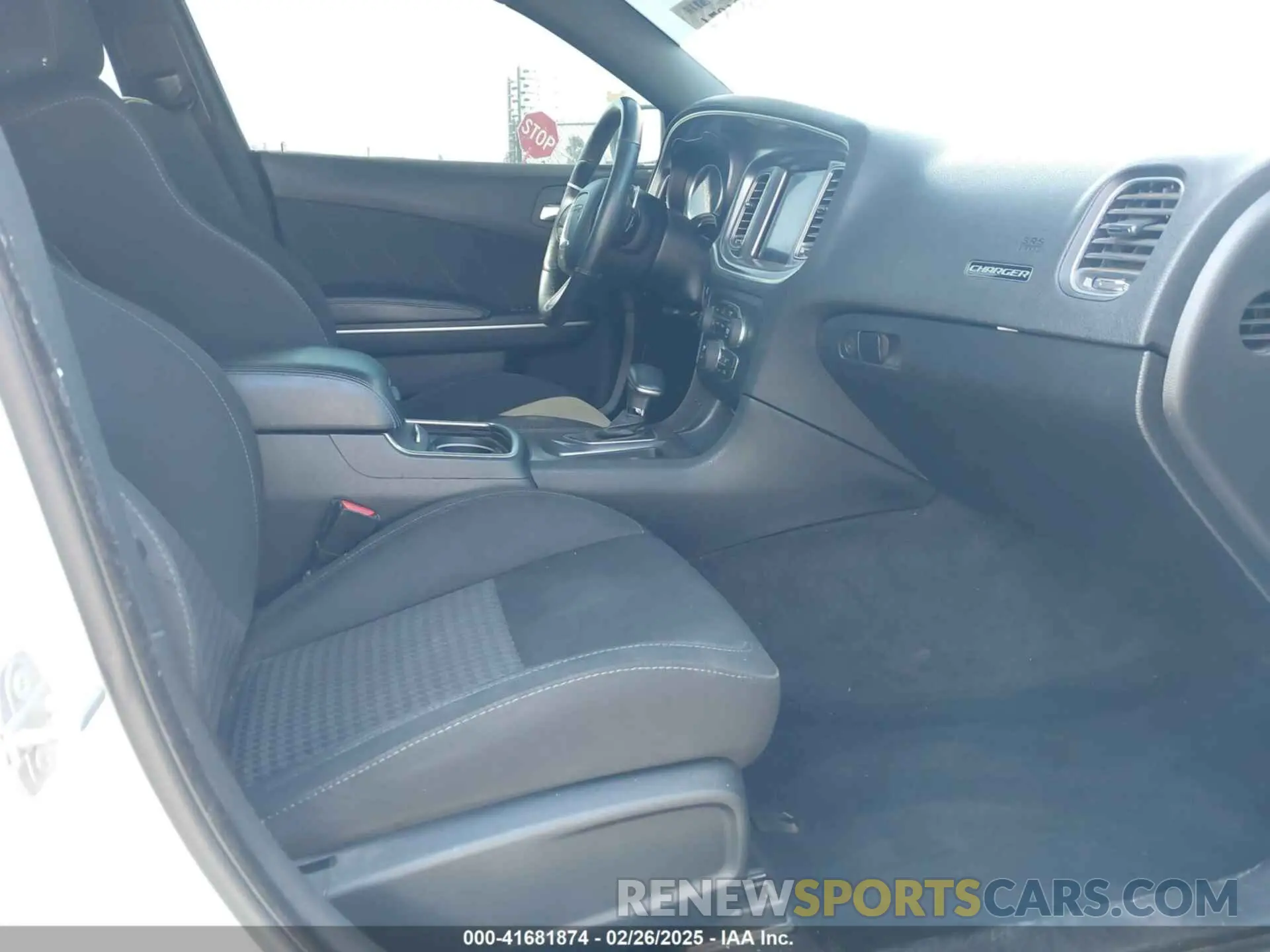5 Photograph of a damaged car 2C3CDXGJ5Kh506208 DODGE CHARGER 2019