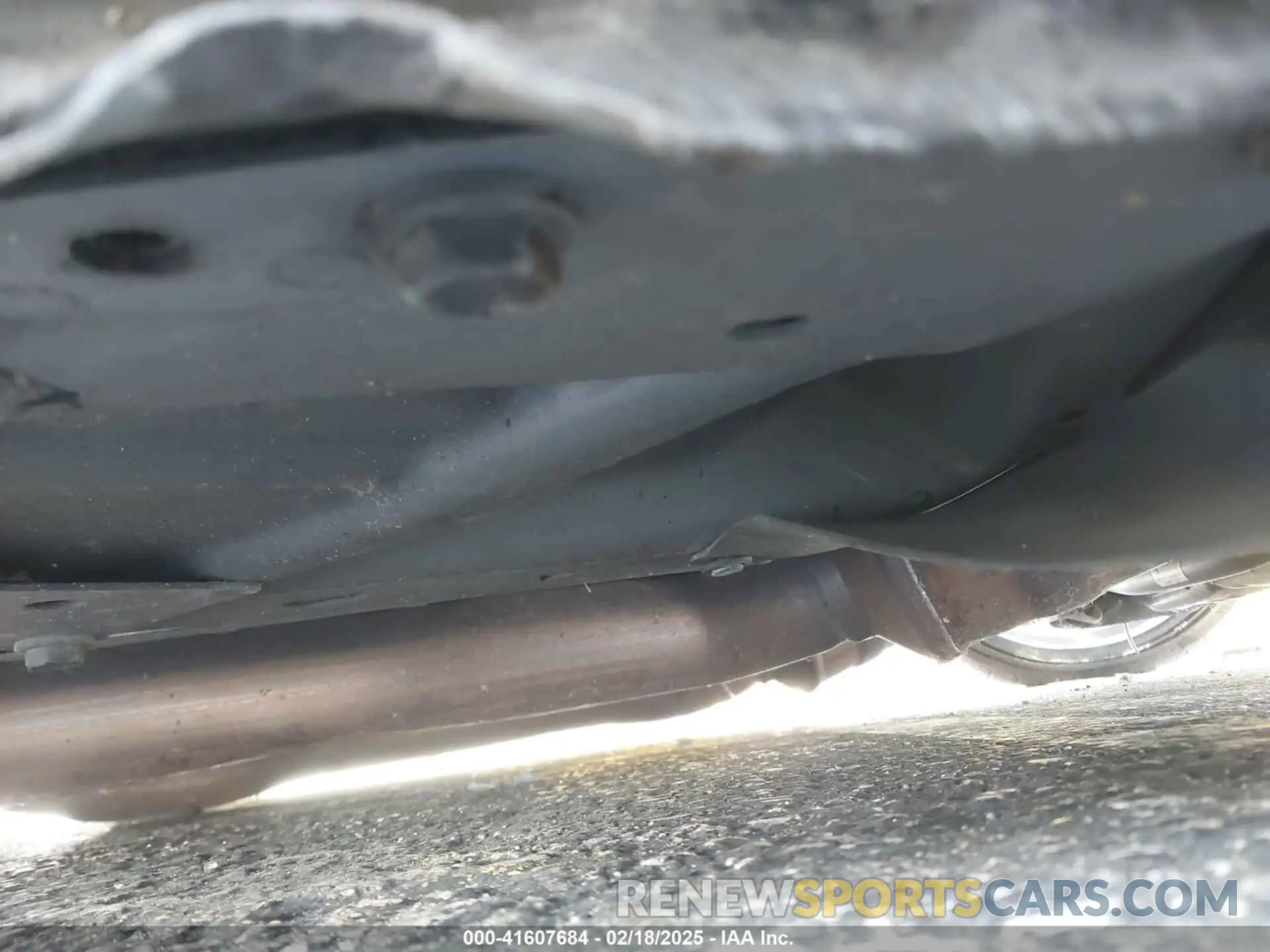 17 Photograph of a damaged car 2C3CDXGJ6KH662046 DODGE CHARGER 2019