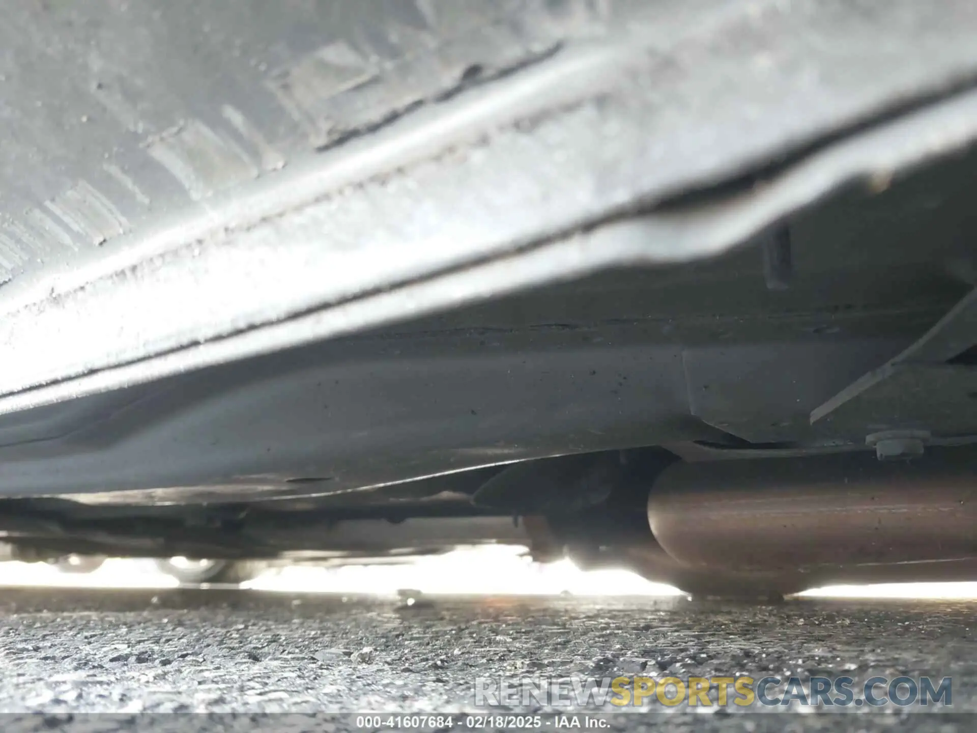 18 Photograph of a damaged car 2C3CDXGJ6KH662046 DODGE CHARGER 2019
