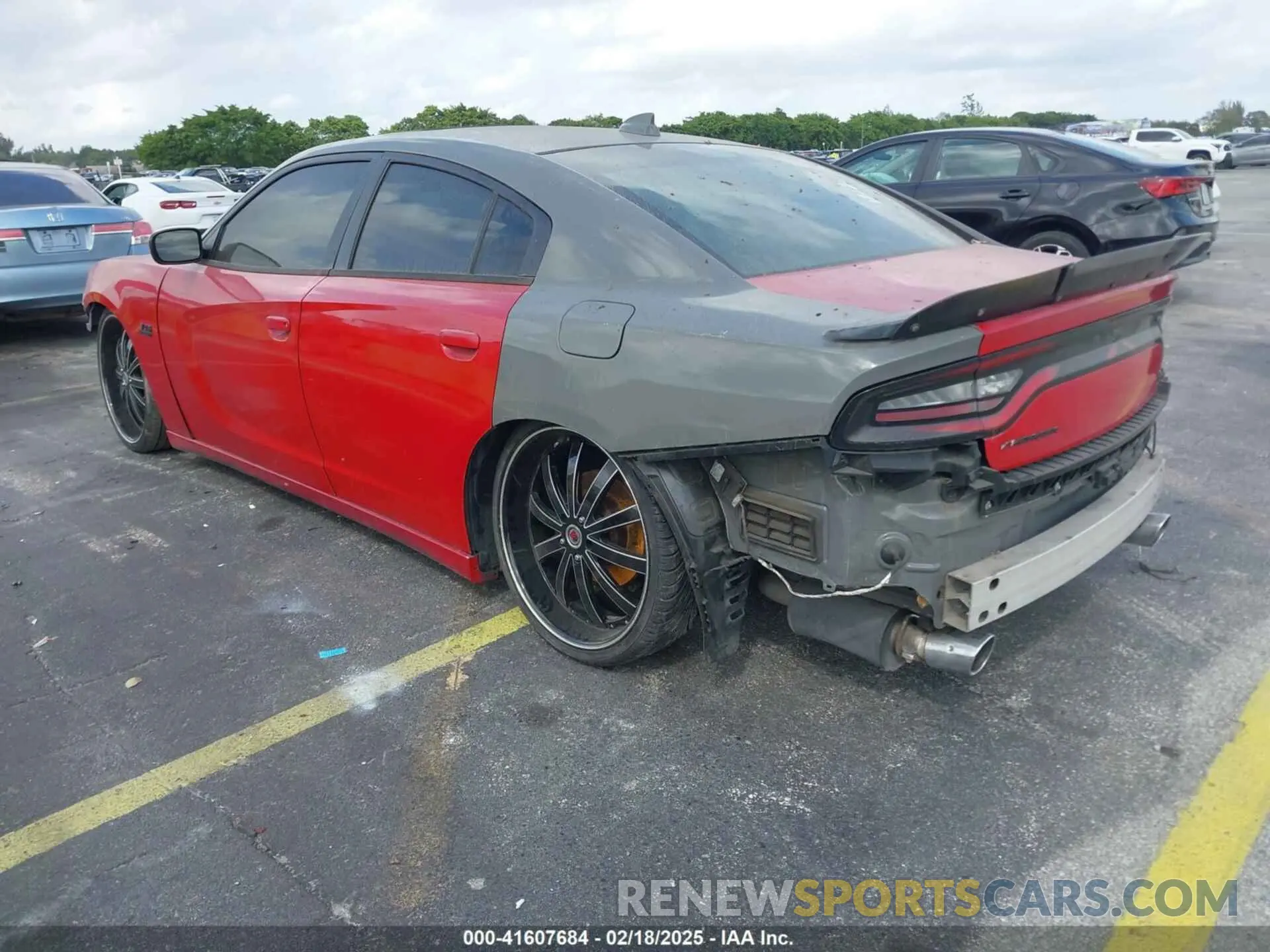 3 Photograph of a damaged car 2C3CDXGJ6KH662046 DODGE CHARGER 2019