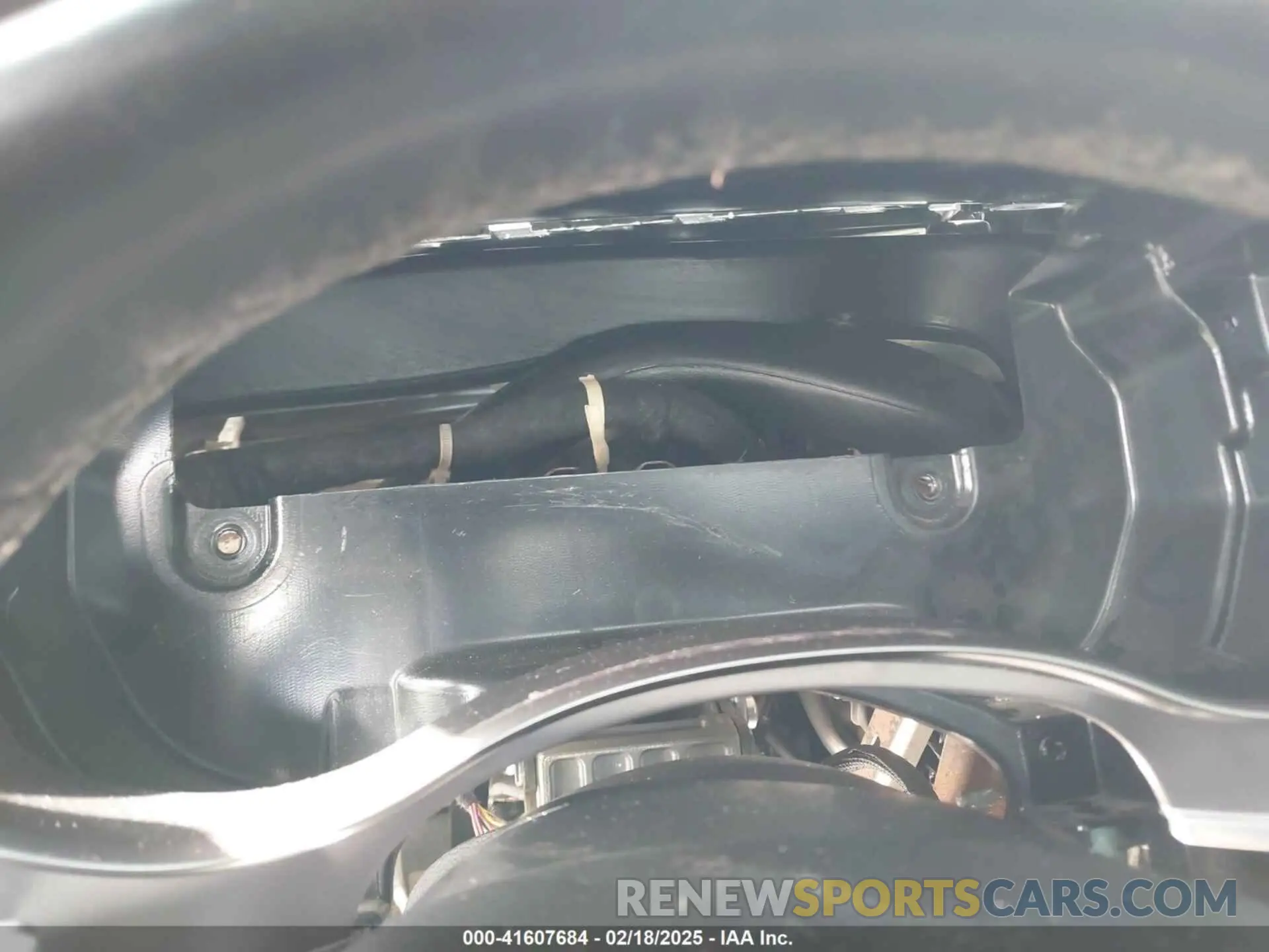 7 Photograph of a damaged car 2C3CDXGJ6KH662046 DODGE CHARGER 2019