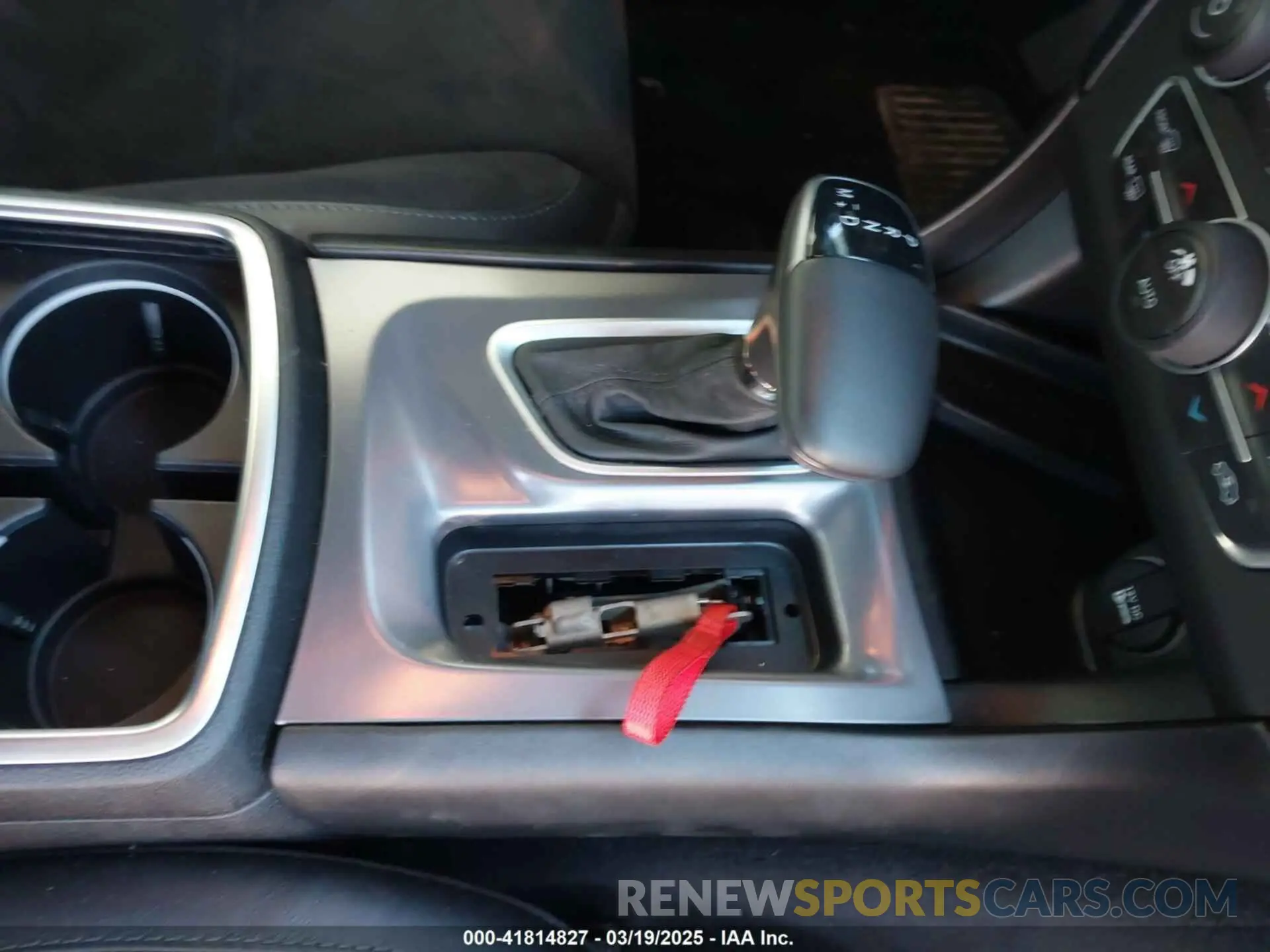 17 Photograph of a damaged car 2C3CDXGJ7KH633834 DODGE CHARGER 2019