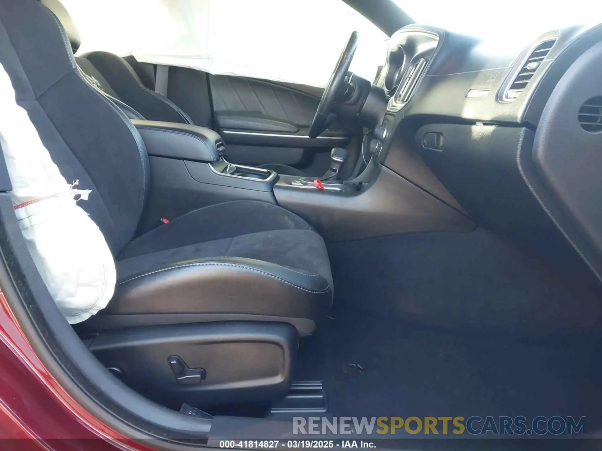5 Photograph of a damaged car 2C3CDXGJ7KH633834 DODGE CHARGER 2019