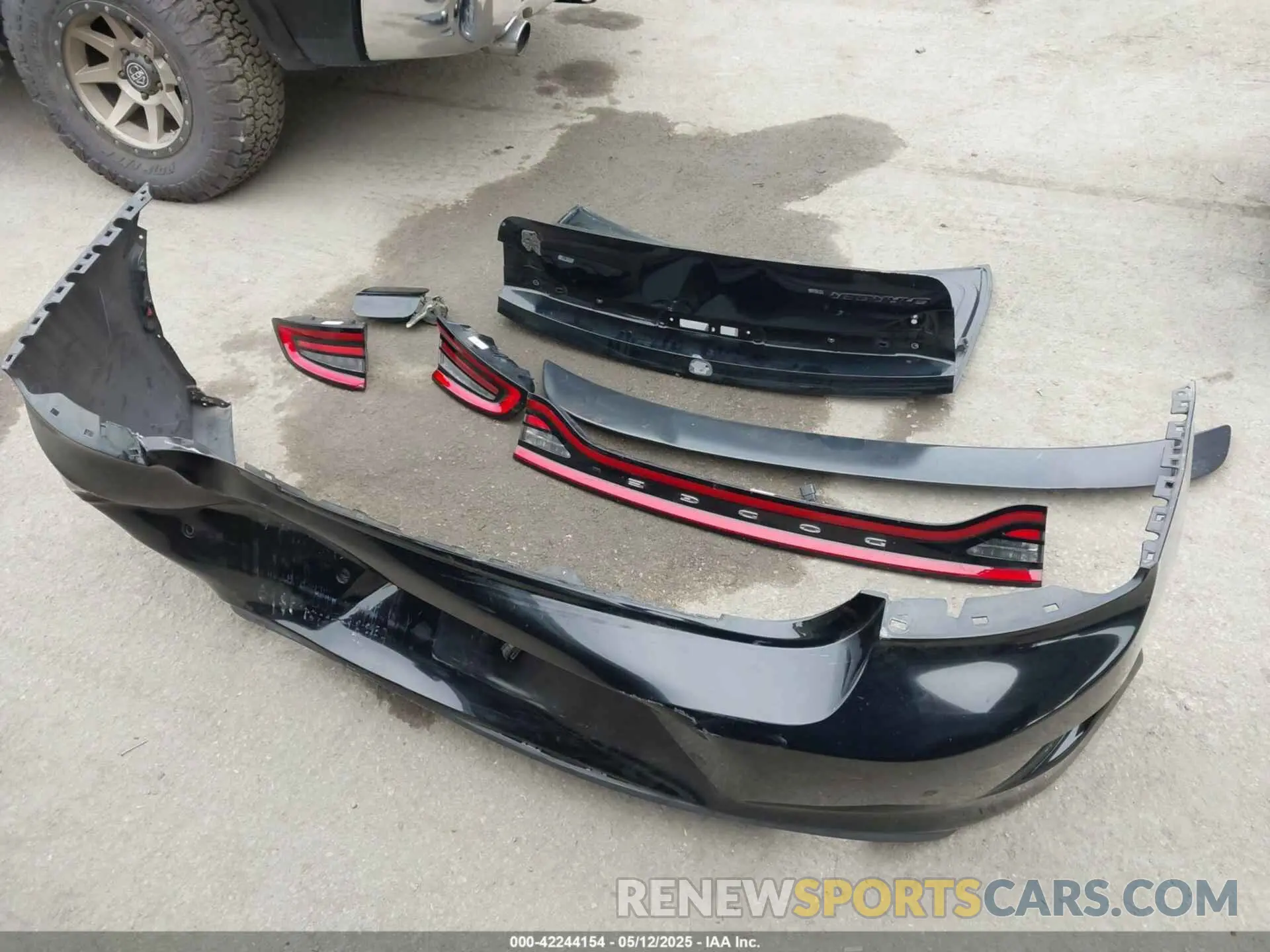 12 Photograph of a damaged car 2C3CDXGJ7KH717796 DODGE CHARGER 2019