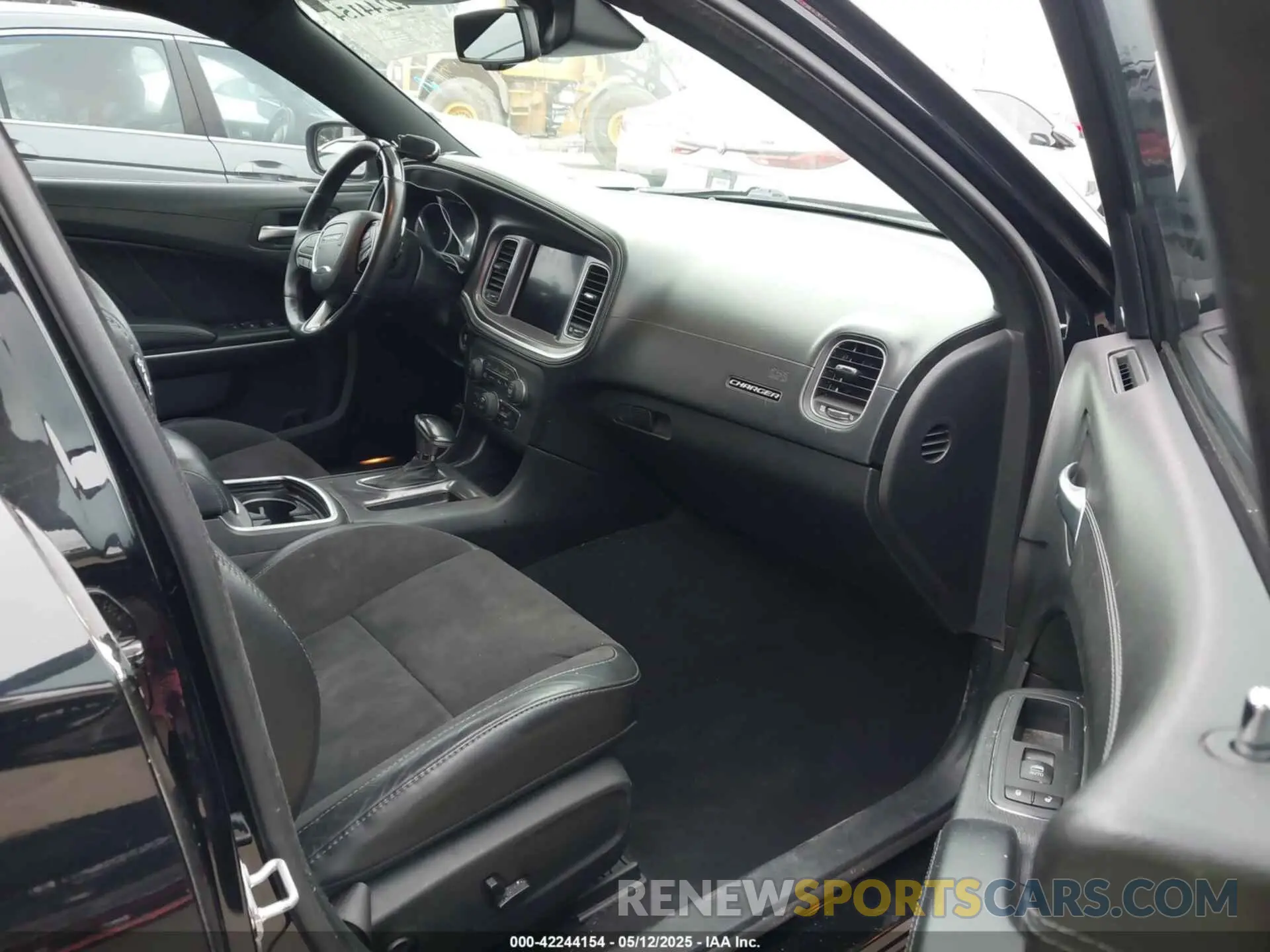5 Photograph of a damaged car 2C3CDXGJ7KH717796 DODGE CHARGER 2019