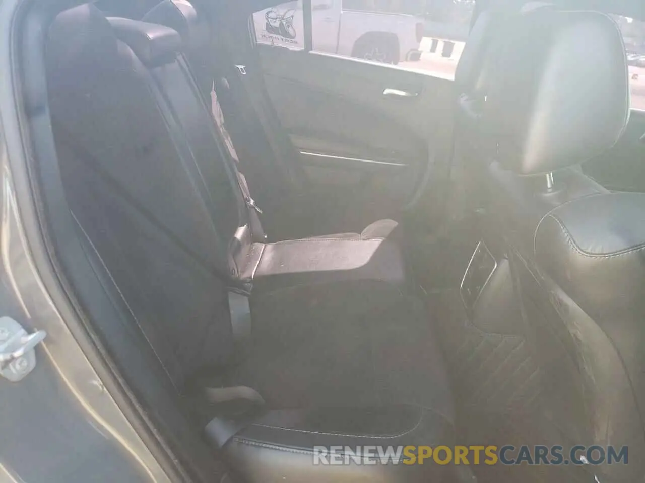 10 Photograph of a damaged car 2C3CDXGJ8KH689054 DODGE CHARGER 2019