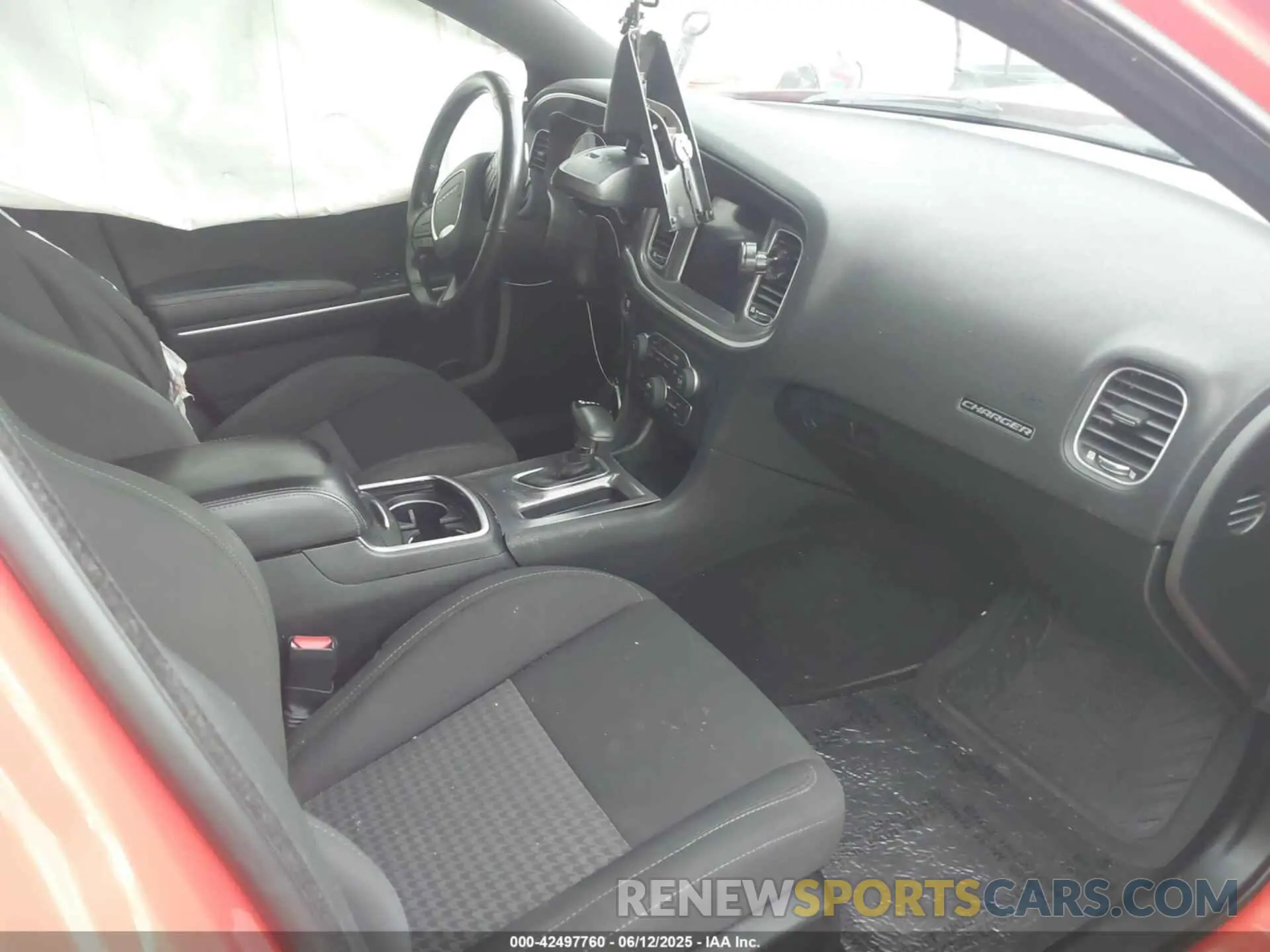 5 Photograph of a damaged car 2C3CDXGJ9KH644852 DODGE CHARGER 2019