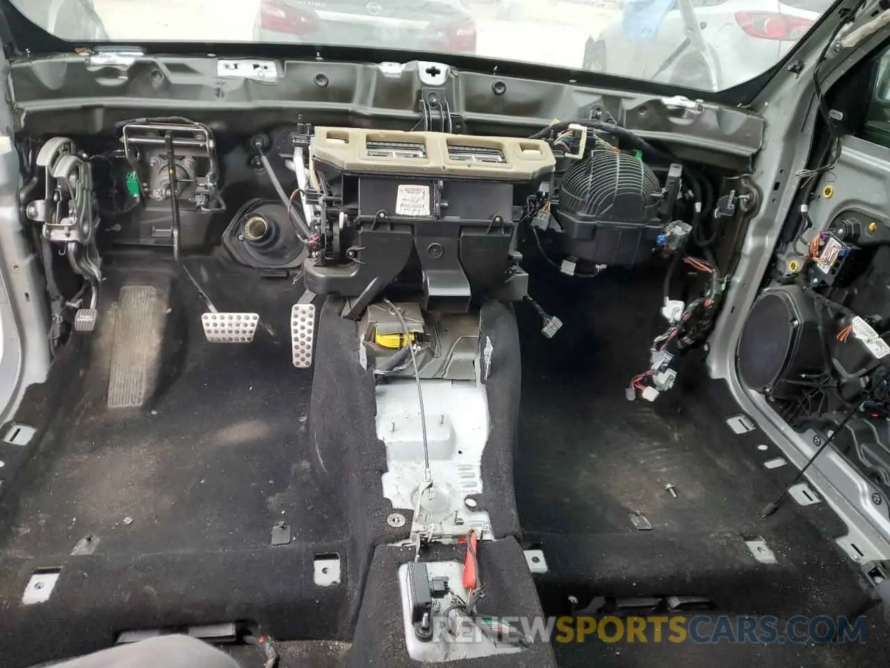 8 Photograph of a damaged car 2C3CDXGJ9KH668049 DODGE CHARGER 2019