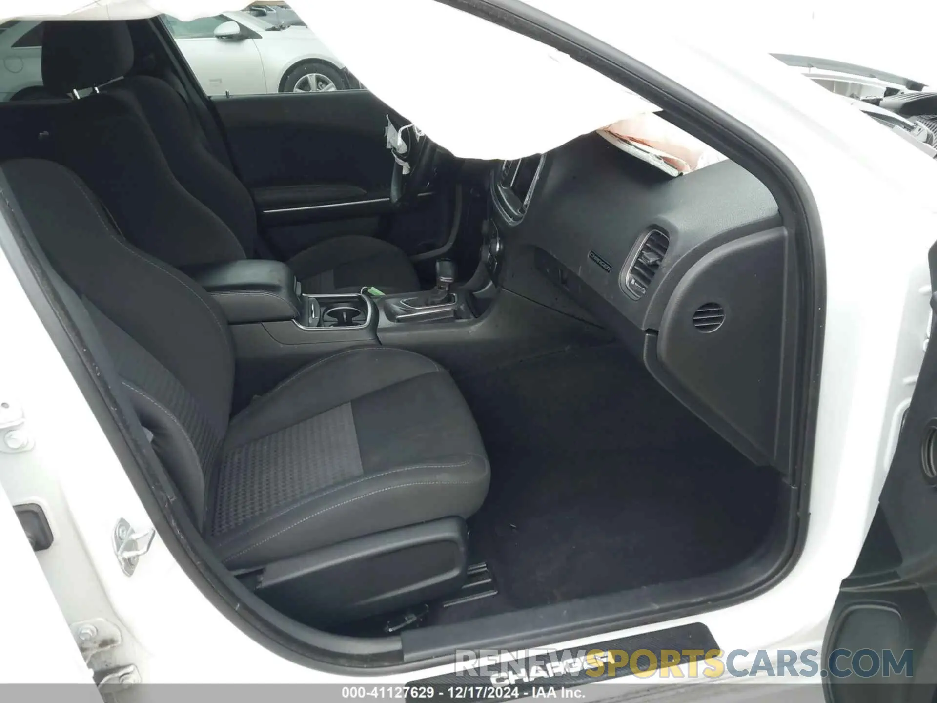 5 Photograph of a damaged car 2C3CDXGJXKH558241 DODGE CHARGER 2019