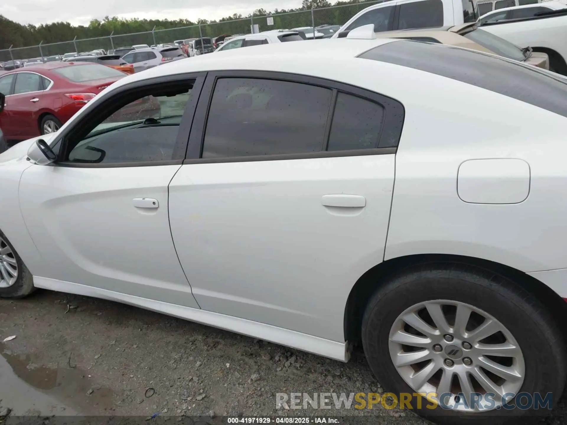 14 Photograph of a damaged car 2C3CDXHG0KH512582 DODGE CHARGER 2019