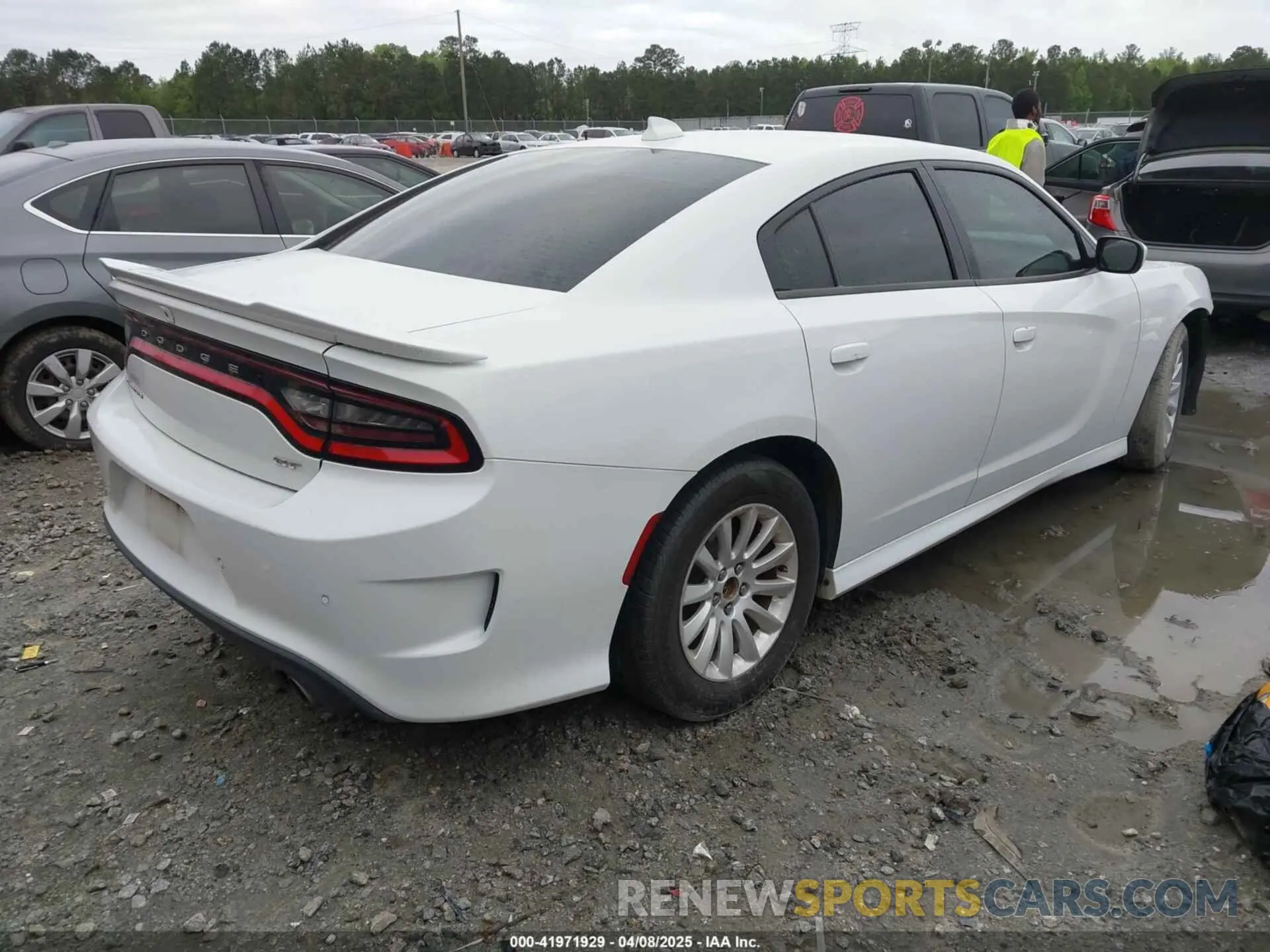 4 Photograph of a damaged car 2C3CDXHG0KH512582 DODGE CHARGER 2019