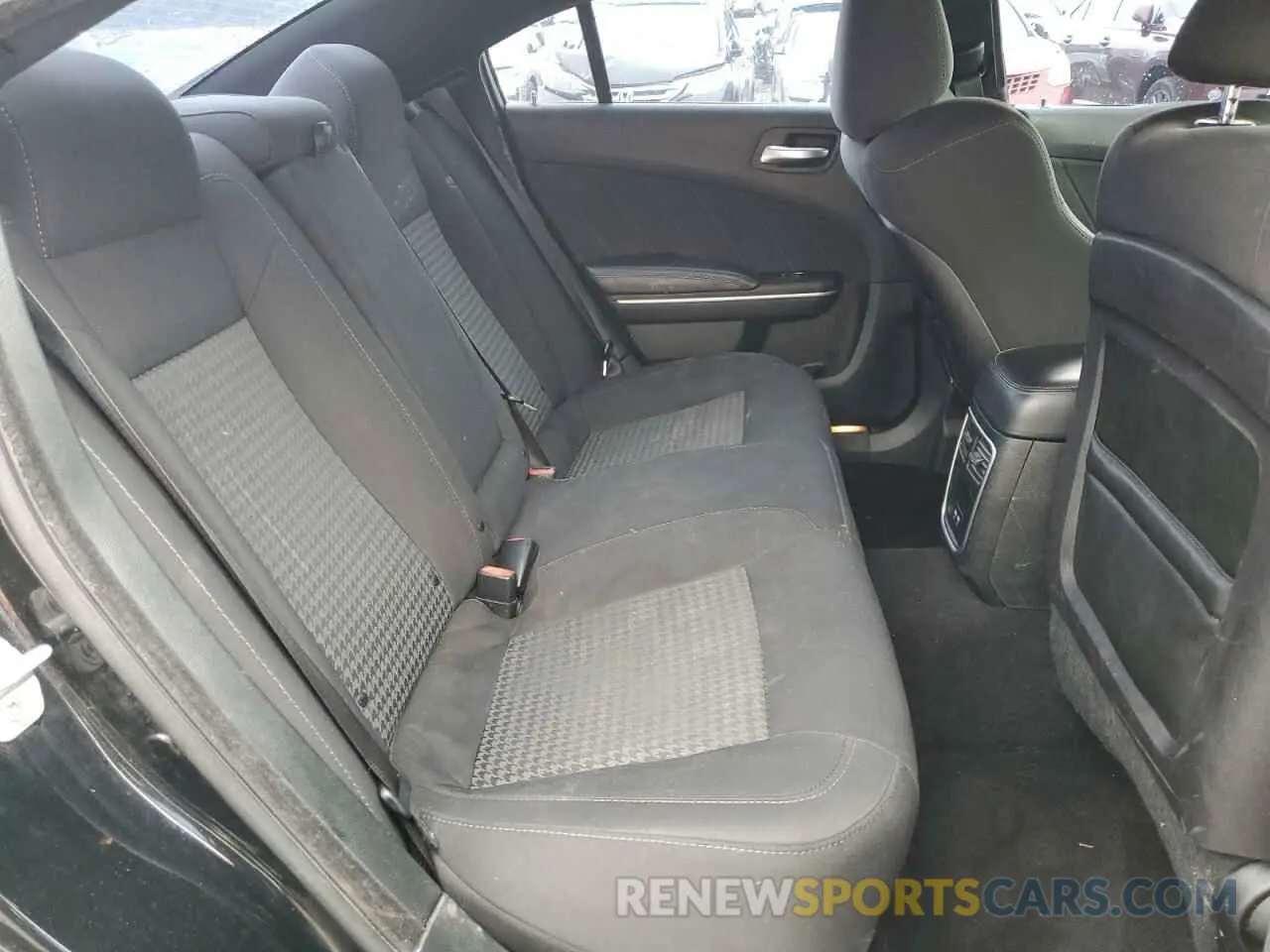 10 Photograph of a damaged car 2C3CDXHG0KH578761 DODGE CHARGER 2019