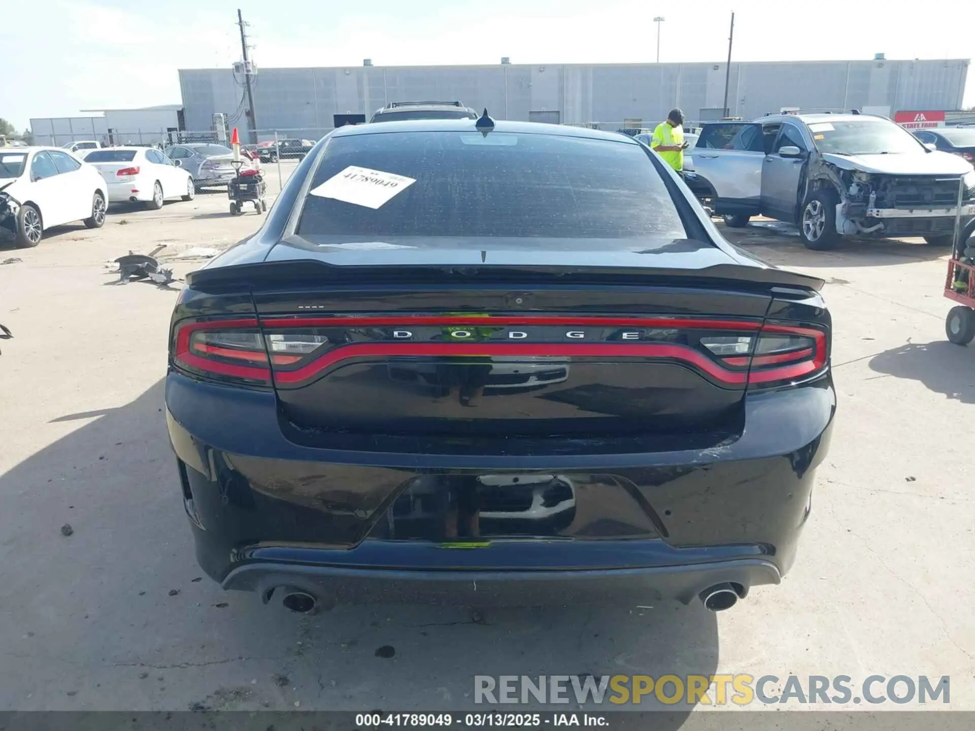17 Photograph of a damaged car 2C3CDXHG0KH589064 DODGE CHARGER 2019
