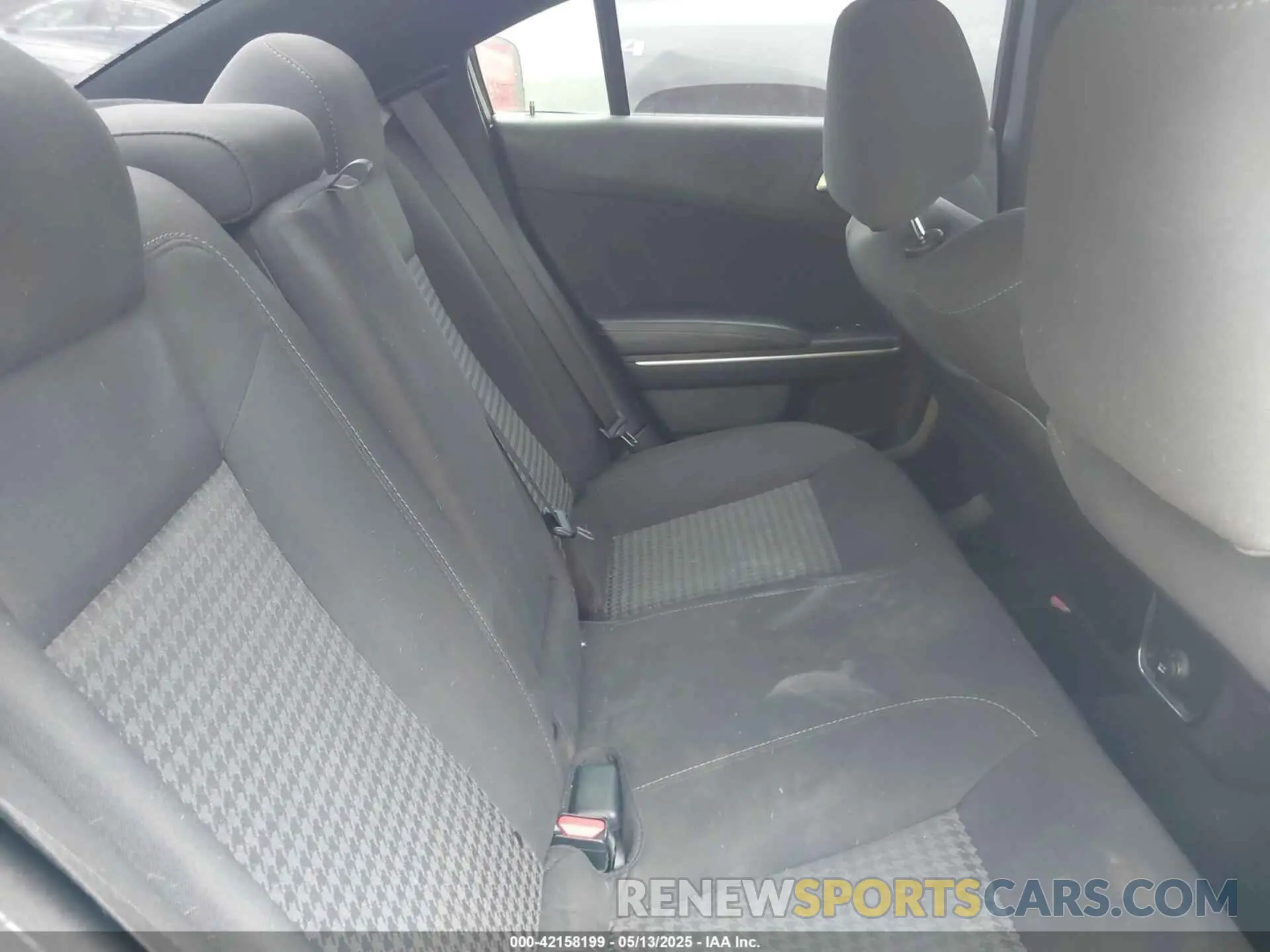 8 Photograph of a damaged car 2C3CDXHG0KH684918 DODGE CHARGER 2019