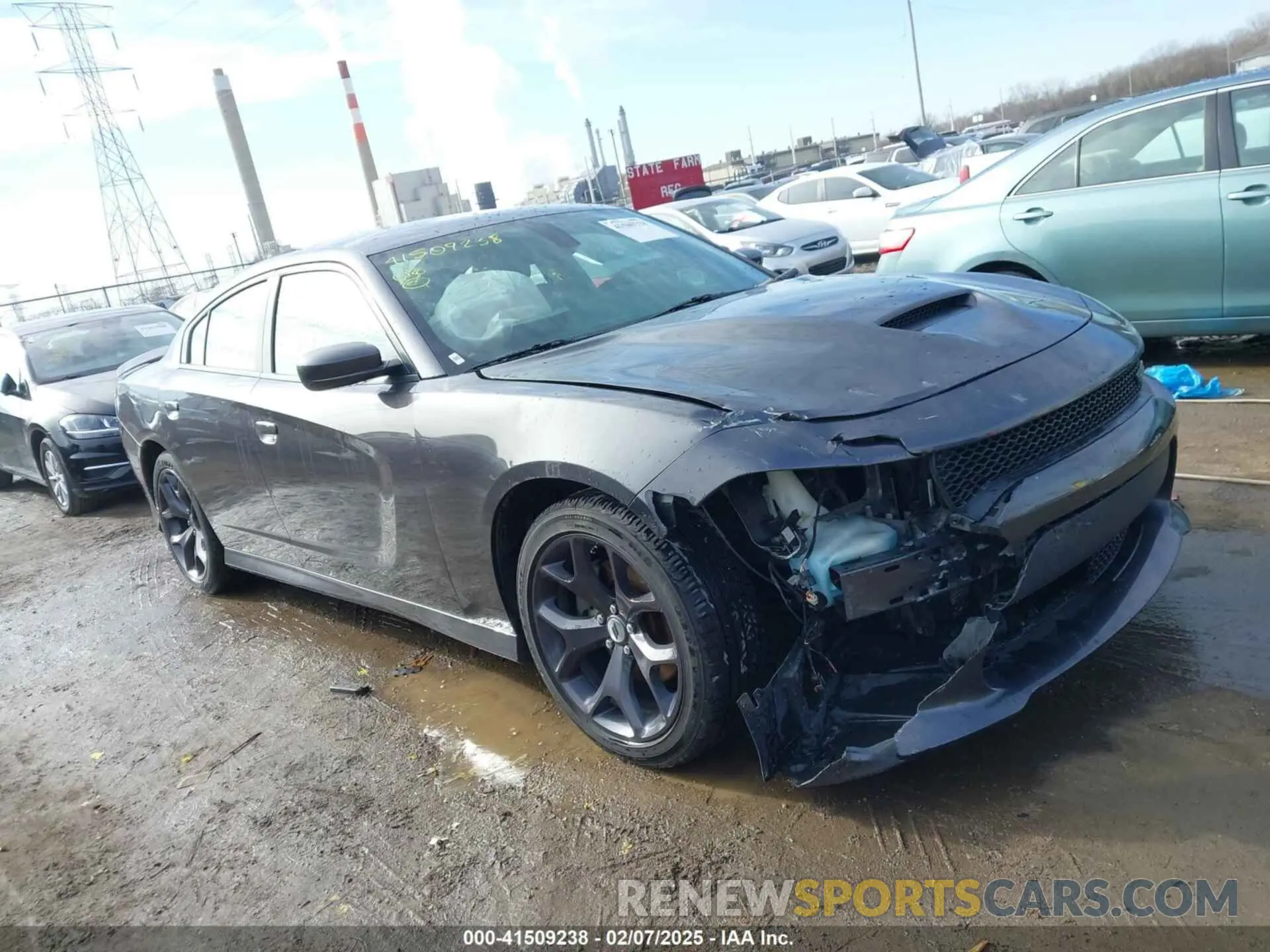 1 Photograph of a damaged car 2C3CDXHG1KH565596 DODGE CHARGER 2019