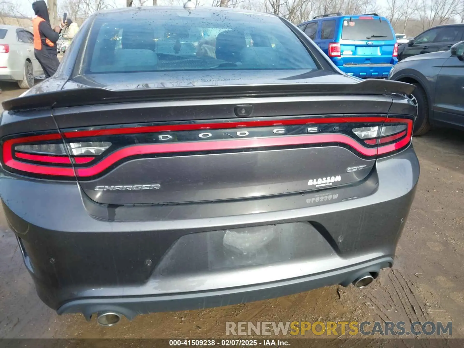 16 Photograph of a damaged car 2C3CDXHG1KH565596 DODGE CHARGER 2019