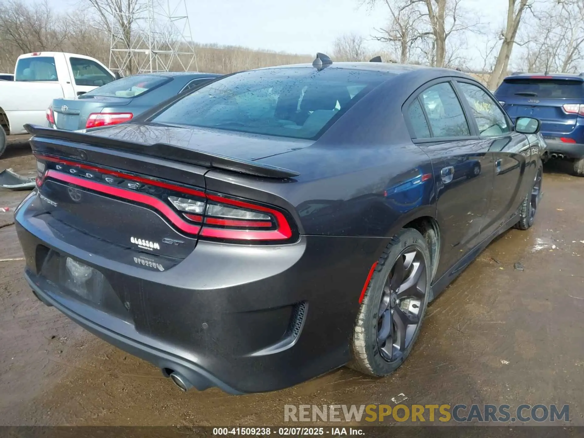 4 Photograph of a damaged car 2C3CDXHG1KH565596 DODGE CHARGER 2019