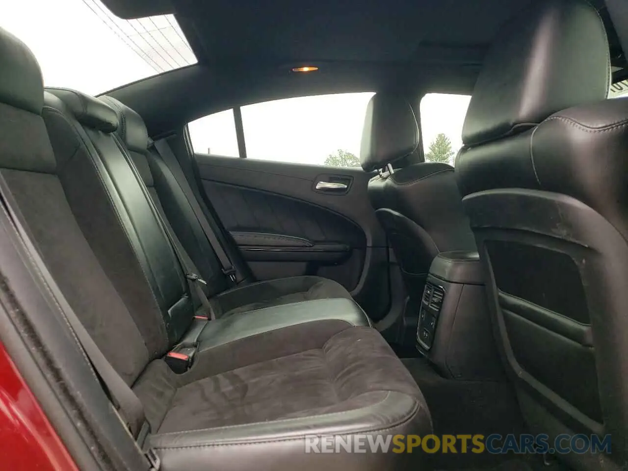 10 Photograph of a damaged car 2C3CDXHG1KH607393 DODGE CHARGER 2019
