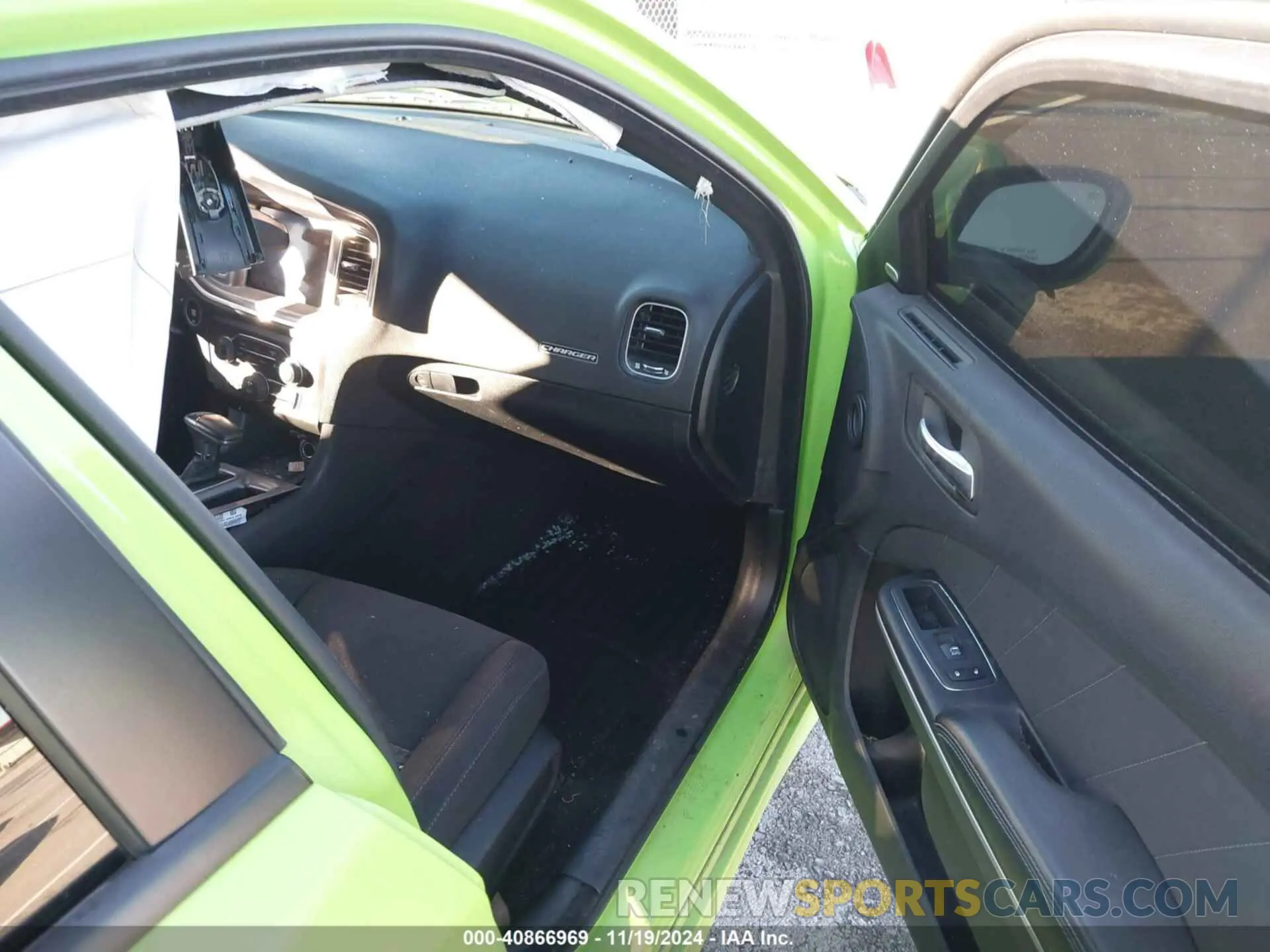 5 Photograph of a damaged car 2C3CDXHG1KH706666 DODGE CHARGER 2019