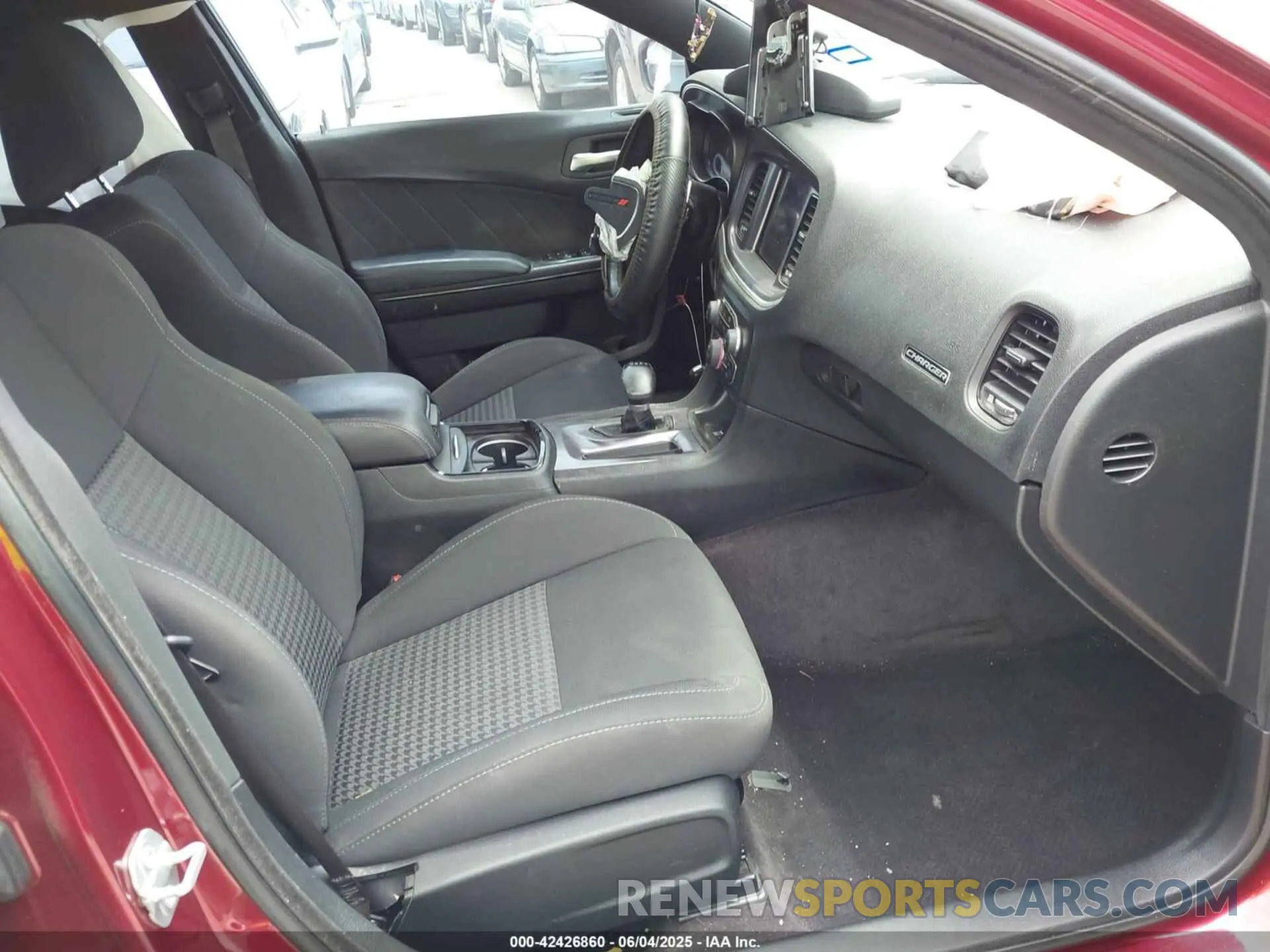 5 Photograph of a damaged car 2C3CDXHG2KH523003 DODGE CHARGER 2019