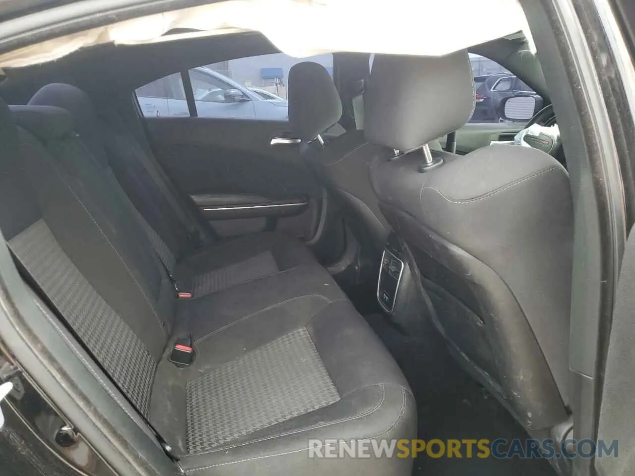 10 Photograph of a damaged car 2C3CDXHG2KH567146 DODGE CHARGER 2019