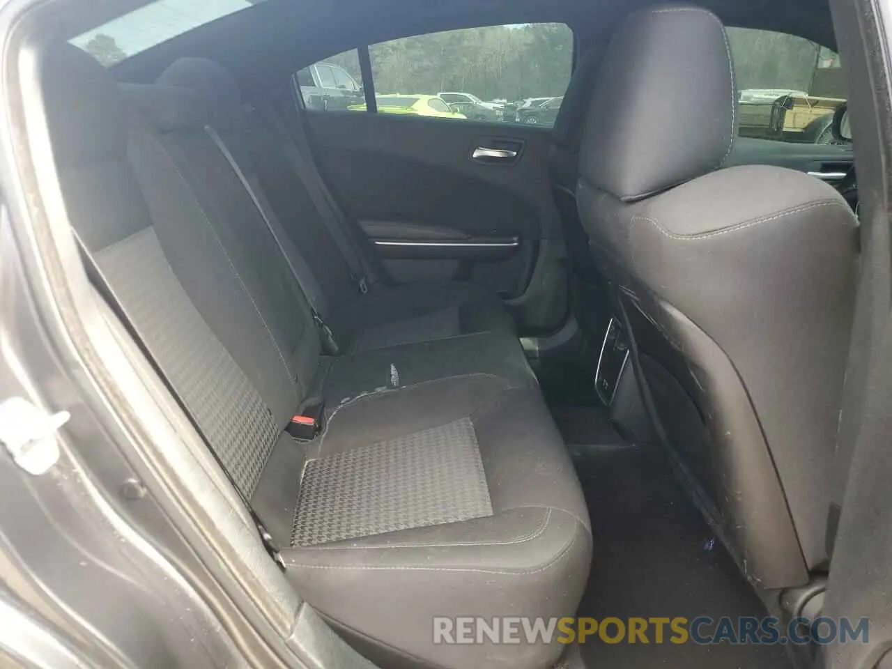 10 Photograph of a damaged car 2C3CDXHG2KH567339 DODGE CHARGER 2019