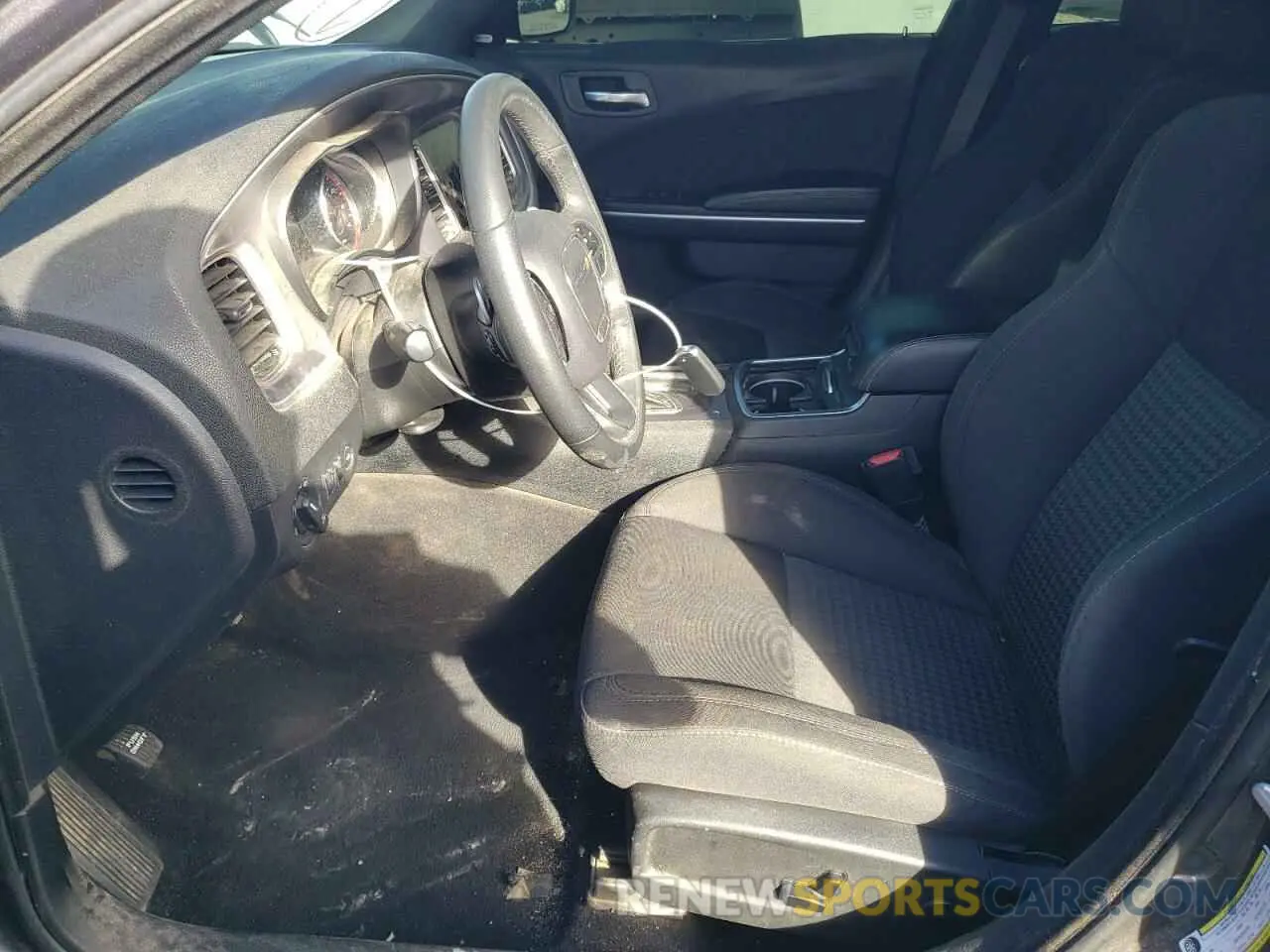 7 Photograph of a damaged car 2C3CDXHG2KH567339 DODGE CHARGER 2019