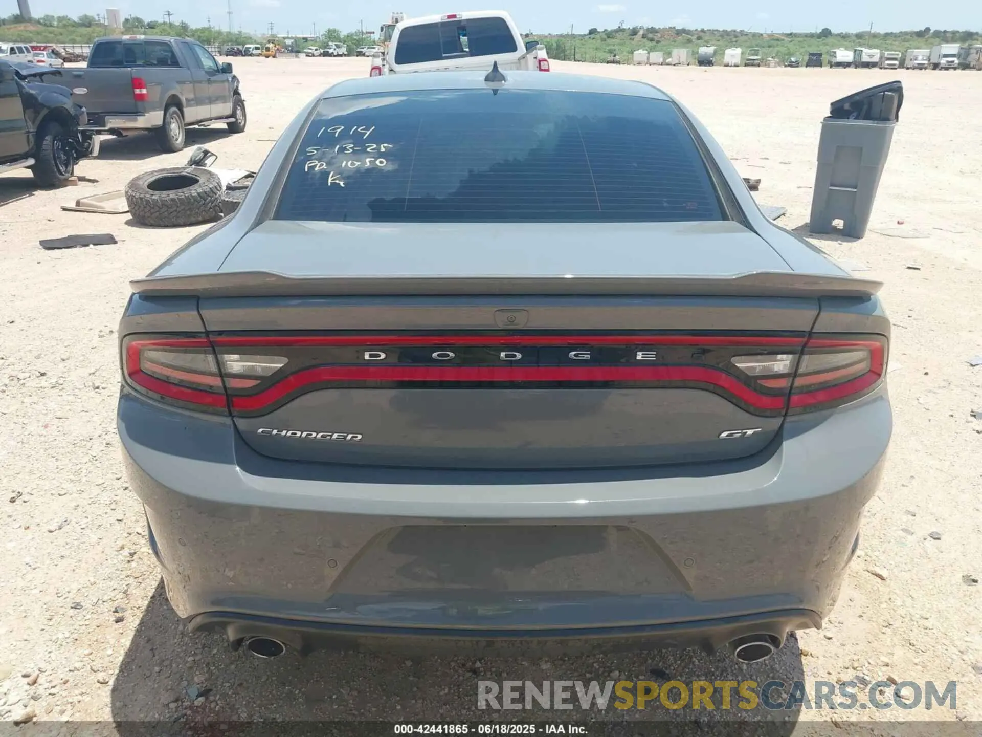 16 Photograph of a damaged car 2C3CDXHG2KH631914 DODGE CHARGER 2019