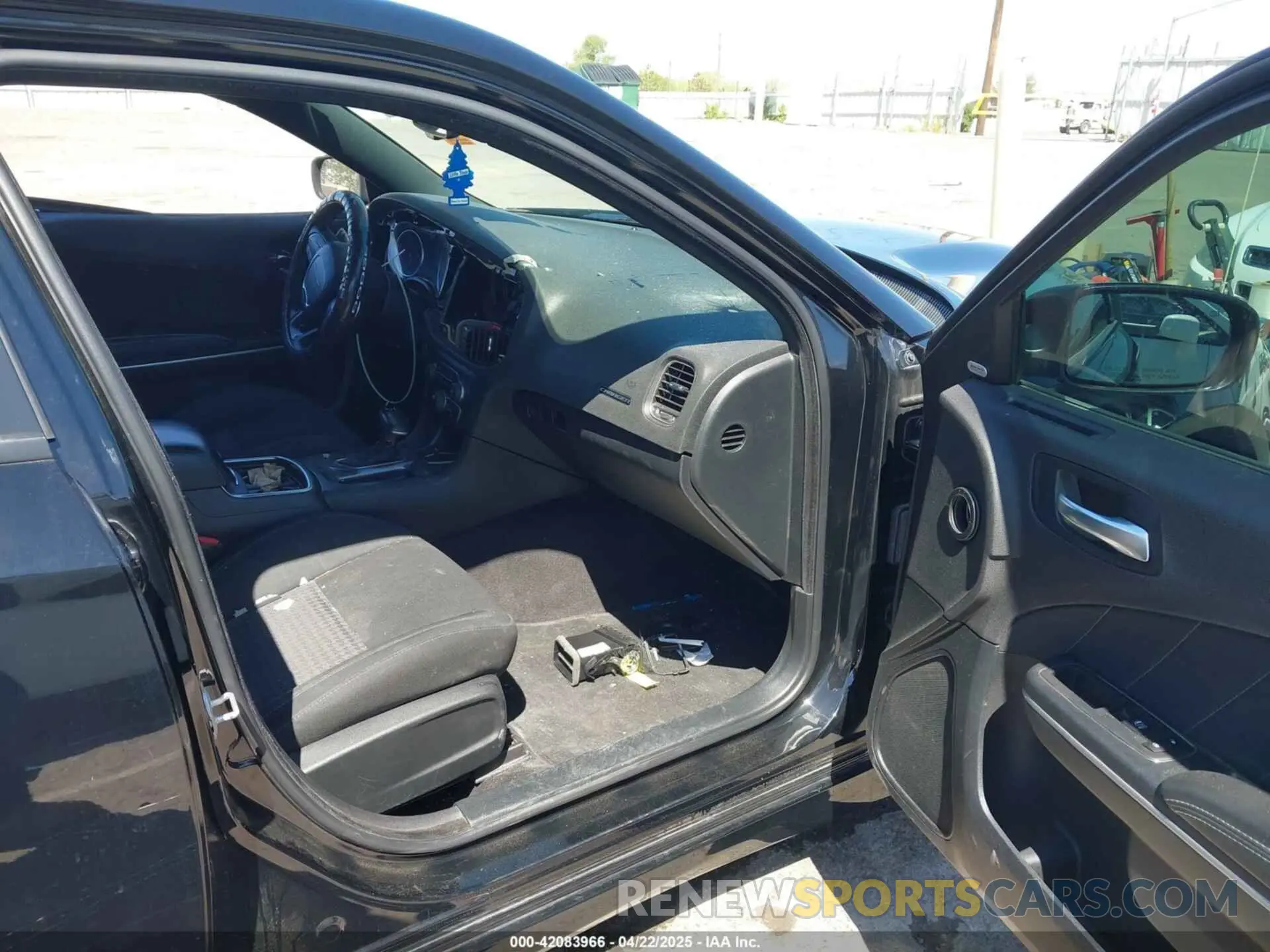 5 Photograph of a damaged car 2C3CDXHG3KH512852 DODGE CHARGER 2019