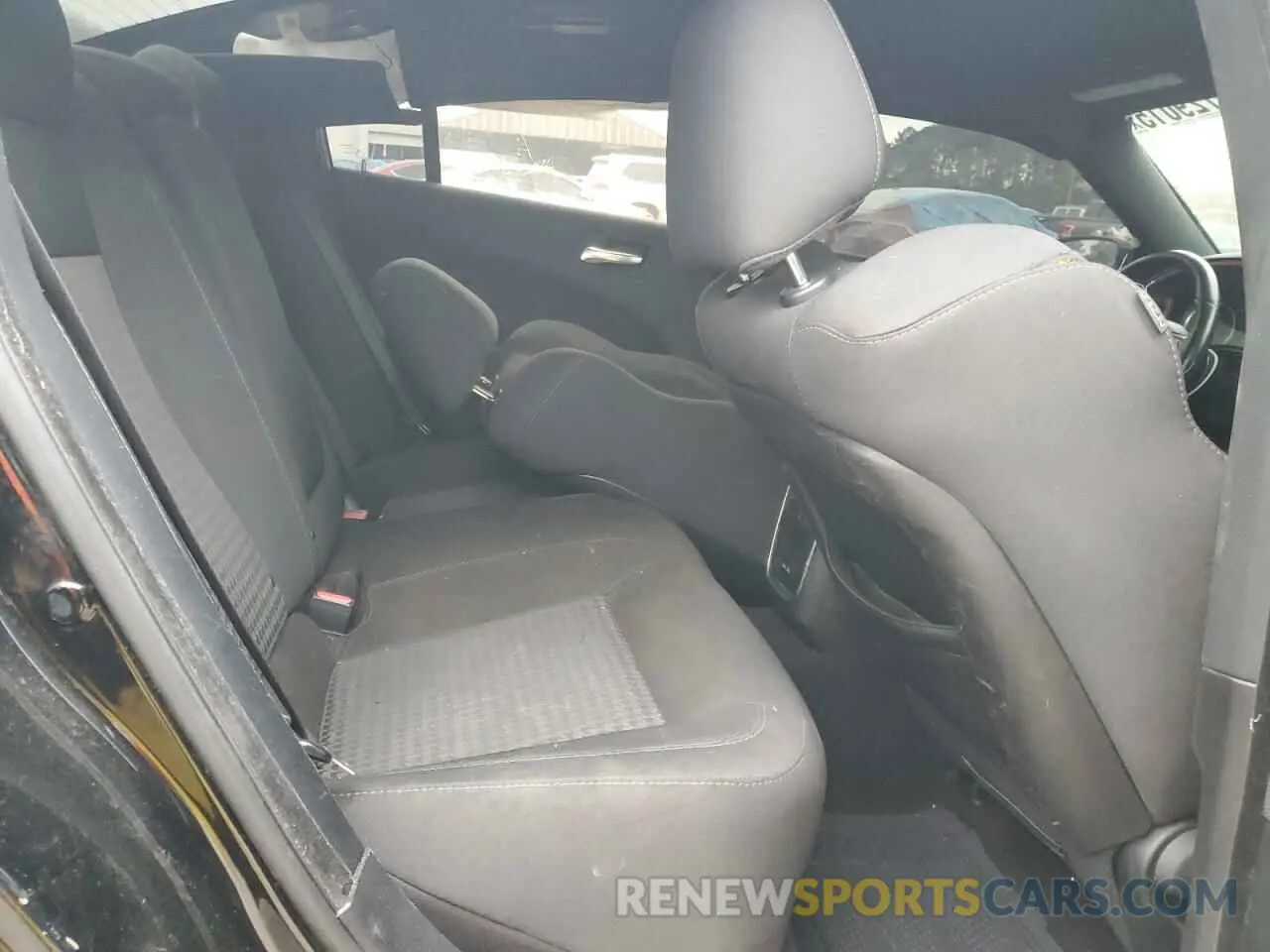 10 Photograph of a damaged car 2C3CDXHG3KH584571 DODGE CHARGER 2019