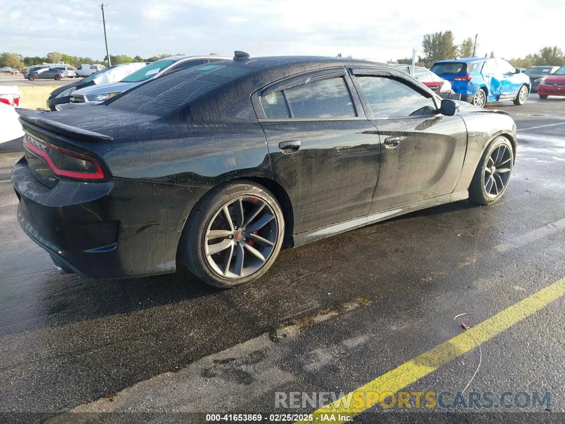 4 Photograph of a damaged car 2C3CDXHG3KH607900 DODGE CHARGER 2019