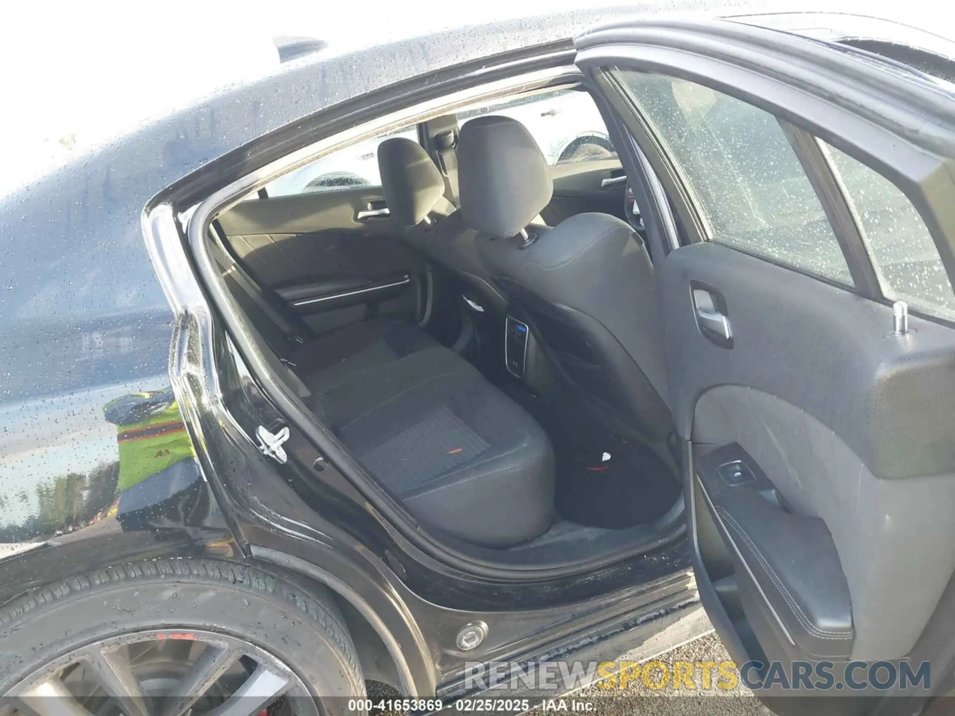 8 Photograph of a damaged car 2C3CDXHG3KH607900 DODGE CHARGER 2019
