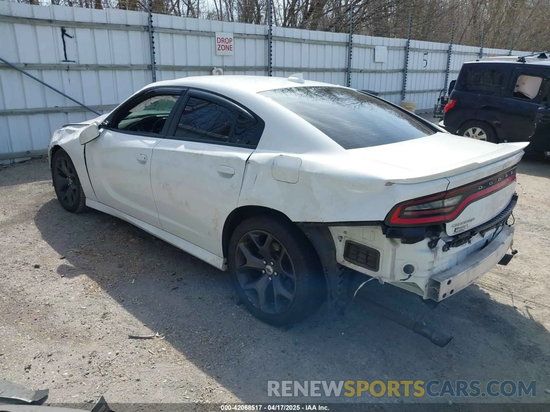 3 Photograph of a damaged car 2C3CDXHG3KH611302 DODGE CHARGER 2019