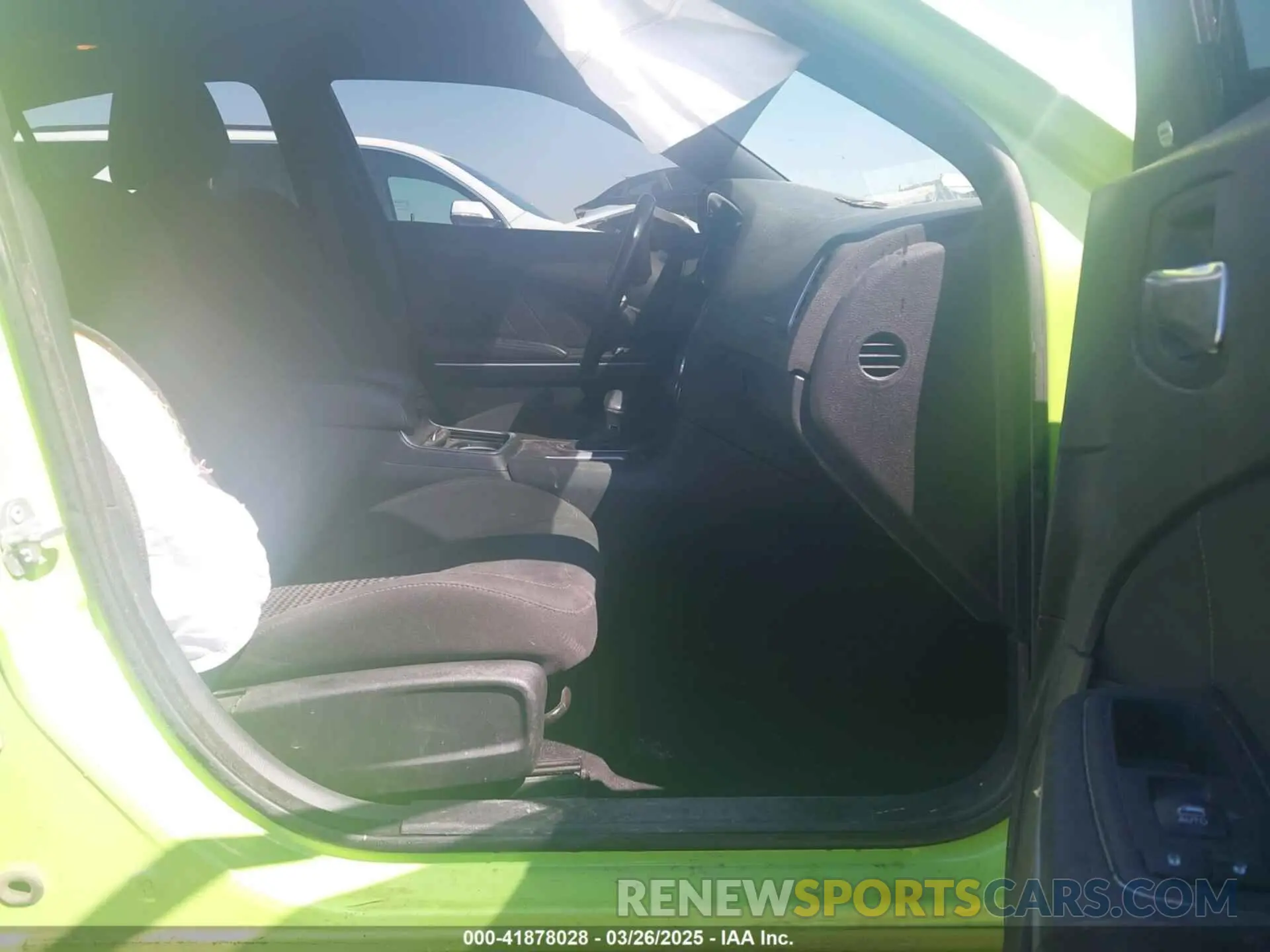 5 Photograph of a damaged car 2C3CDXHG3KH658748 DODGE CHARGER 2019