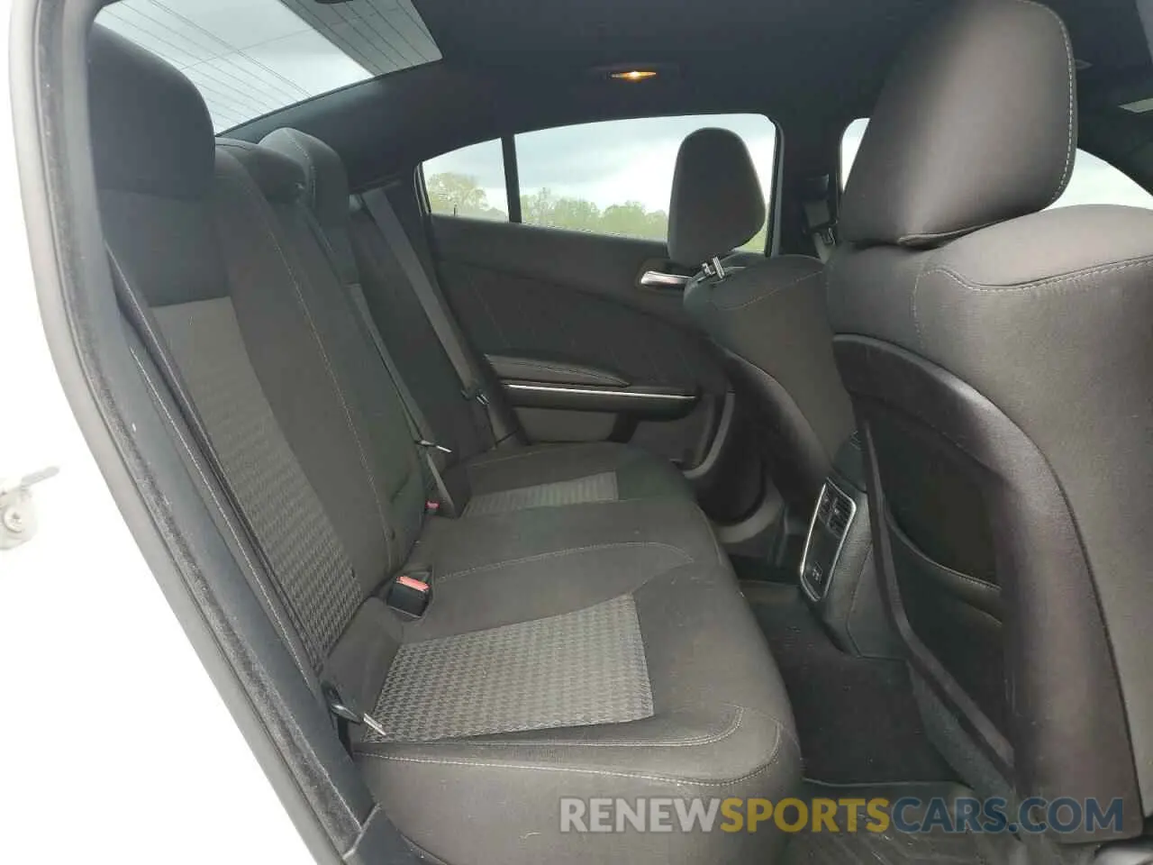 10 Photograph of a damaged car 2C3CDXHG3KH721430 DODGE CHARGER 2019