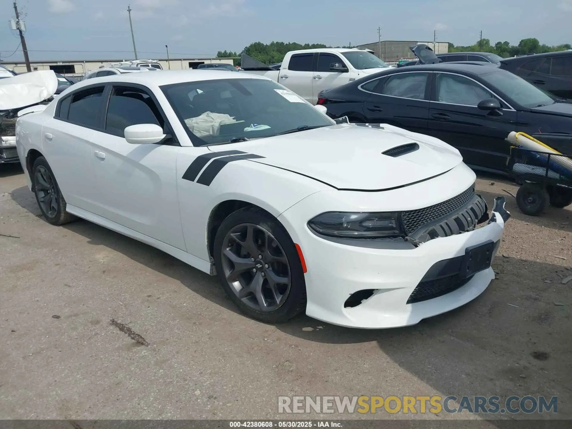 1 Photograph of a damaged car 2C3CDXHG4KH686994 DODGE CHARGER 2019