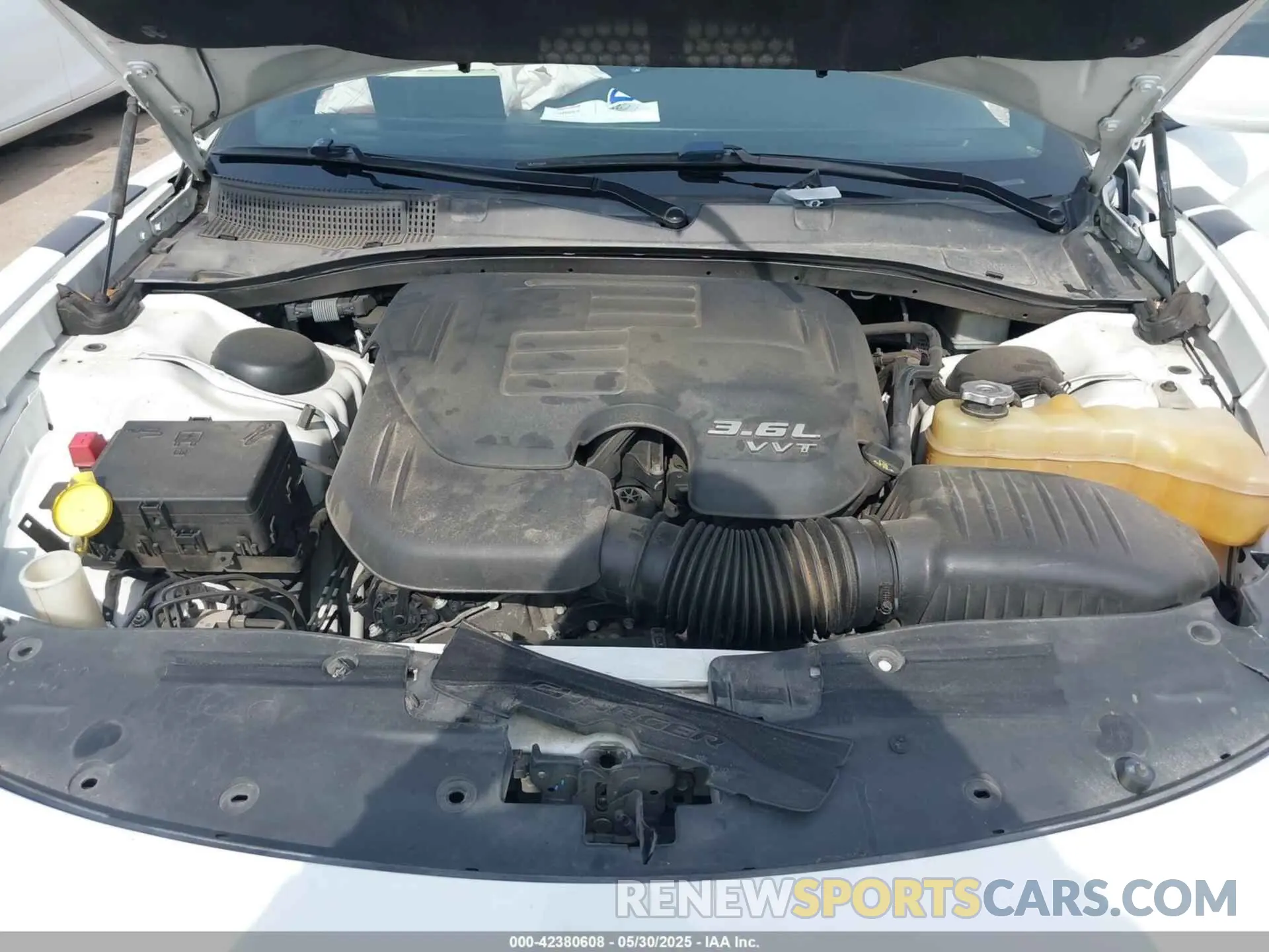 10 Photograph of a damaged car 2C3CDXHG4KH686994 DODGE CHARGER 2019