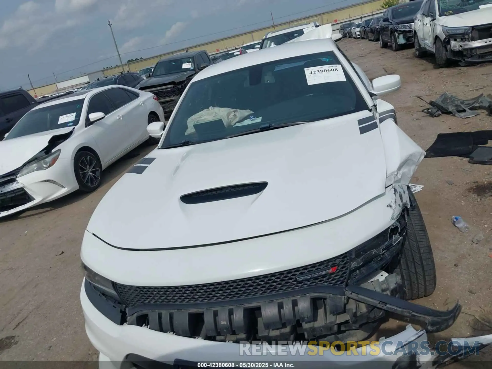 13 Photograph of a damaged car 2C3CDXHG4KH686994 DODGE CHARGER 2019