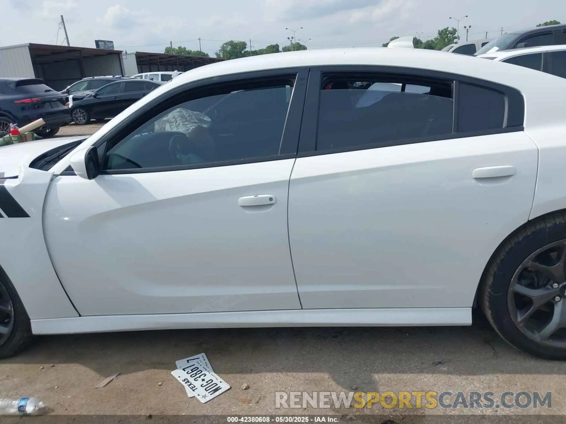 15 Photograph of a damaged car 2C3CDXHG4KH686994 DODGE CHARGER 2019