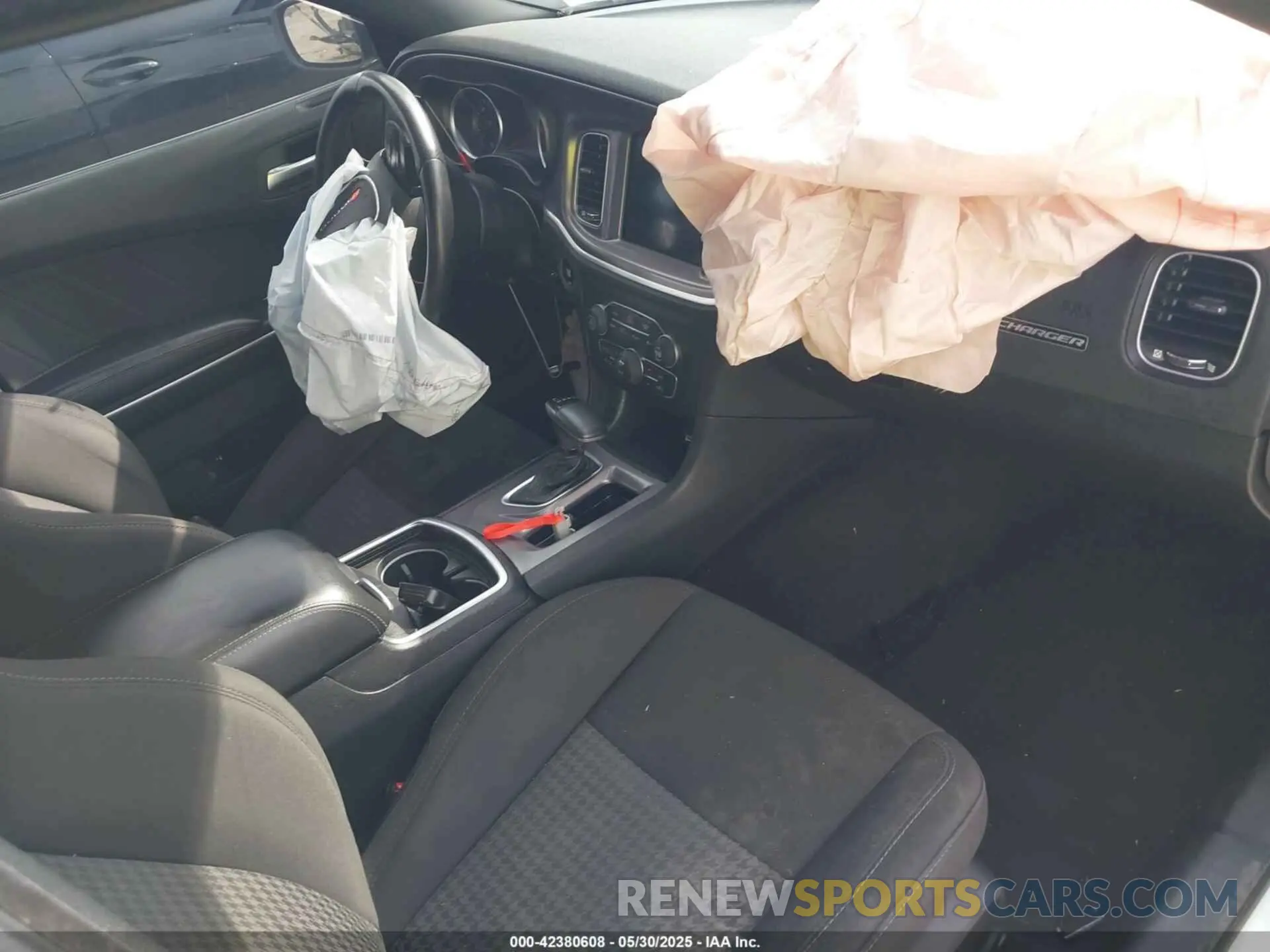 5 Photograph of a damaged car 2C3CDXHG4KH686994 DODGE CHARGER 2019